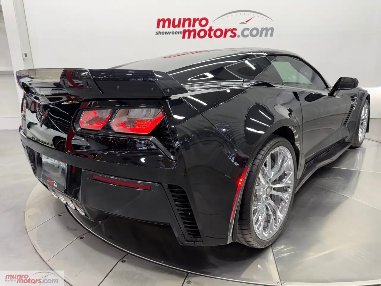 Chevrolet Corvette снимка Chevrolet Corvette