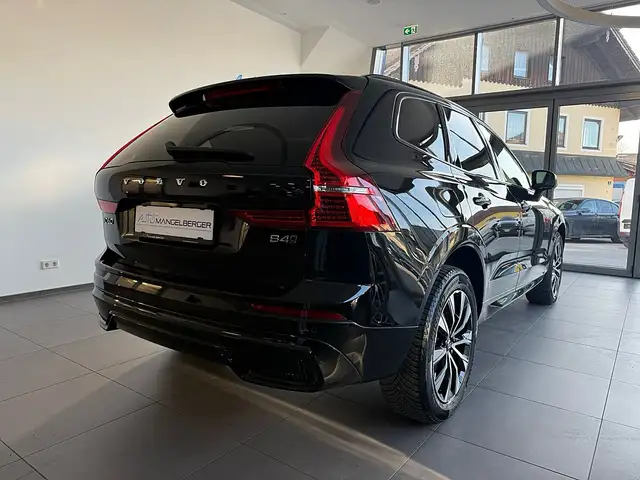 Volvo XC60 B4 Plus Dark AWD Geartronic Ansicht 5