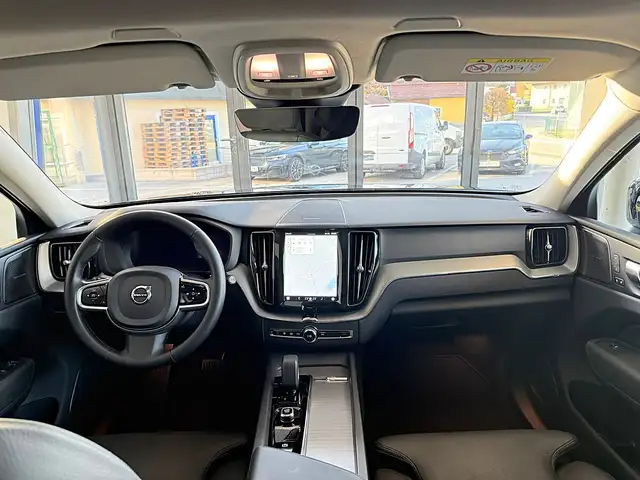 Volvo XC60 B4 Plus Dark AWD Geartronic Ansicht 12
