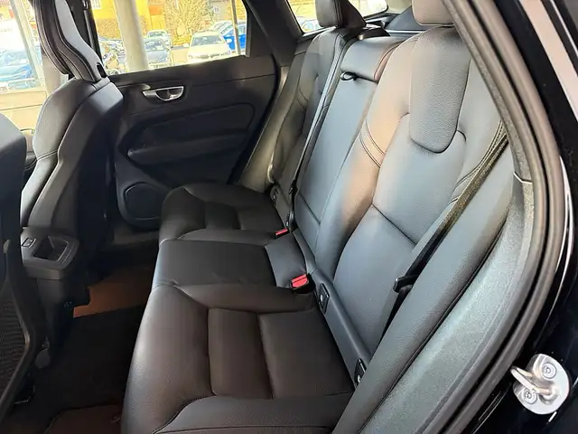 Volvo XC60 B4 Plus Dark AWD Geartronic Ansicht 17