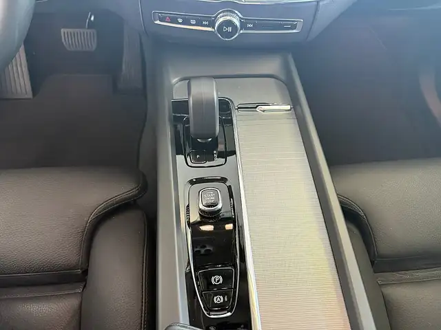 Volvo XC60 B4 Plus Dark AWD Geartronic Ansicht 14