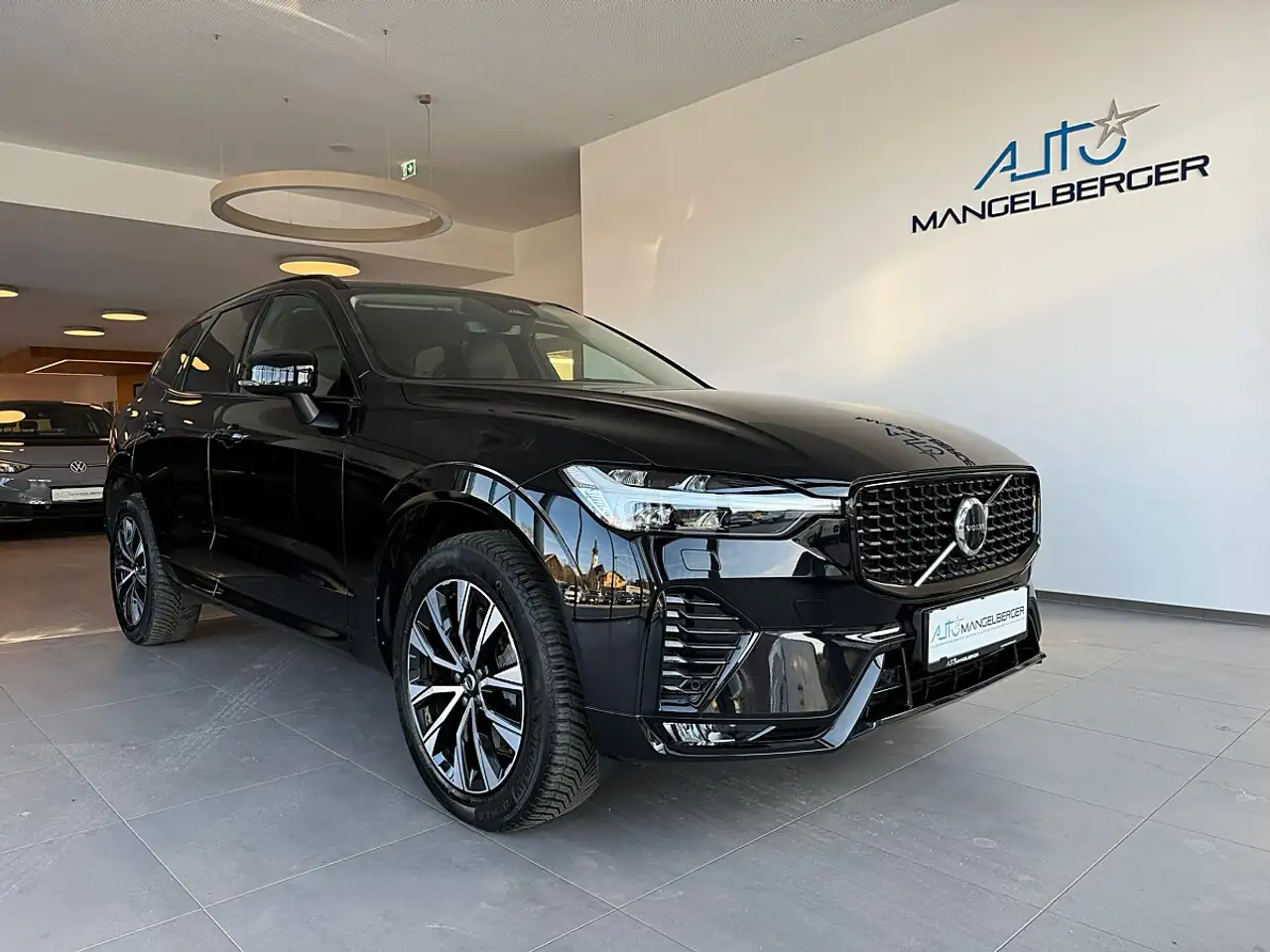 Volvo XC60 B4 Plus Dark AWD Geartronic