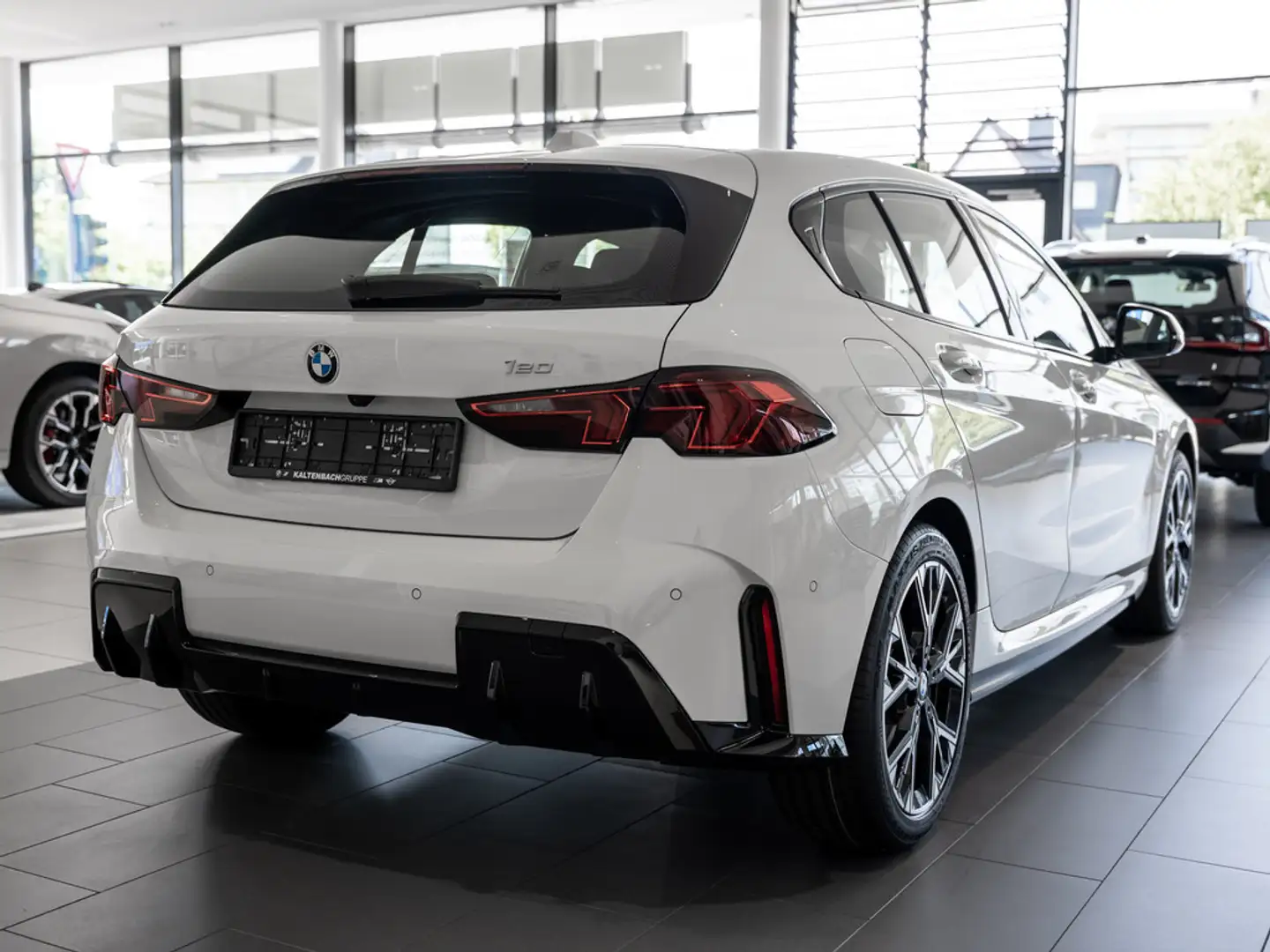 BMW 120 i M-Sport LED NAVI KAMERA SHZ PDC KEYLESS Bianco - 2