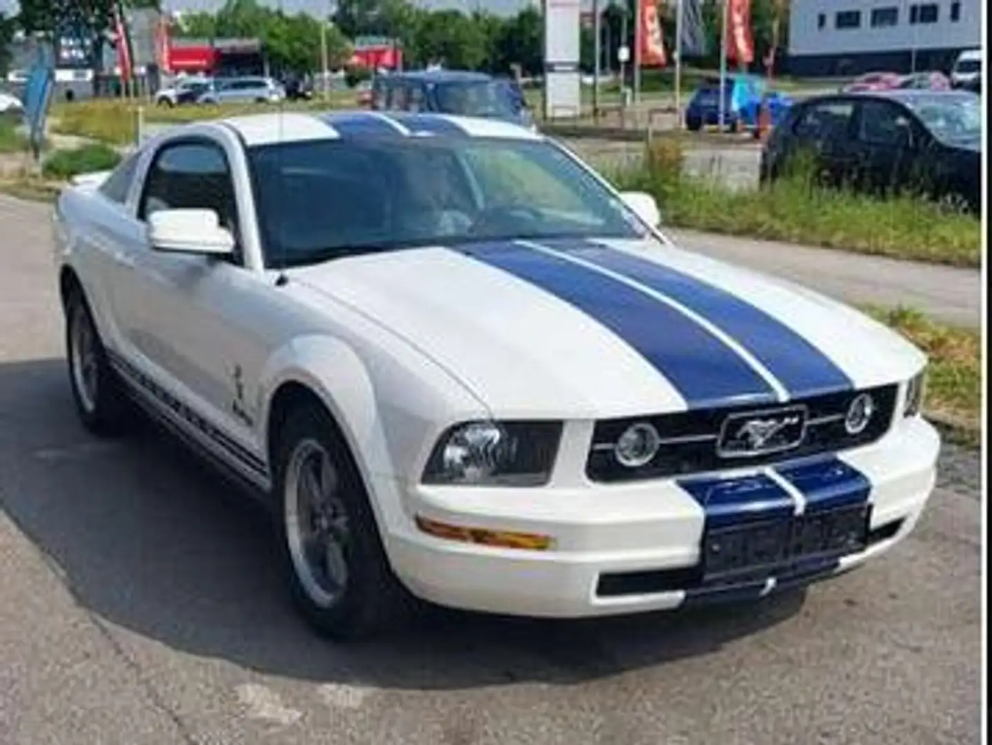Ford Mustang V6 coupe Automatik  / wenig Km / Unfallfrei Bianco - 2