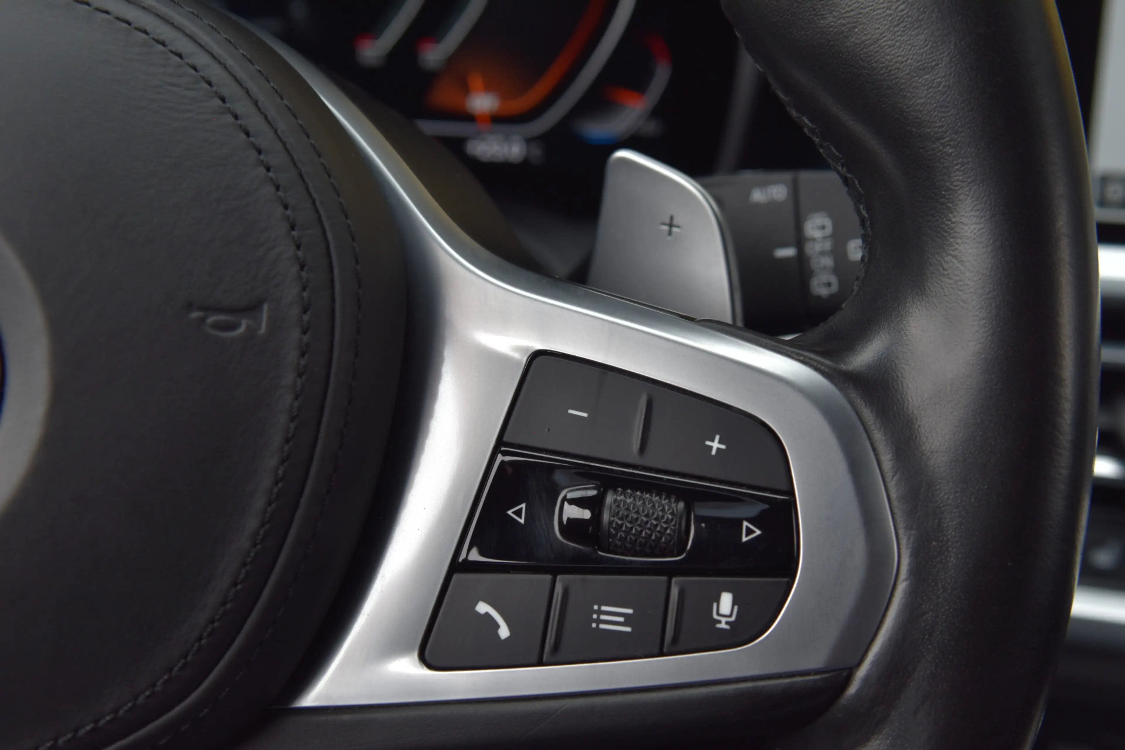 BMW 330 3-serie Touring 330i High Exe * M-Sport * Panorama — photo 19
