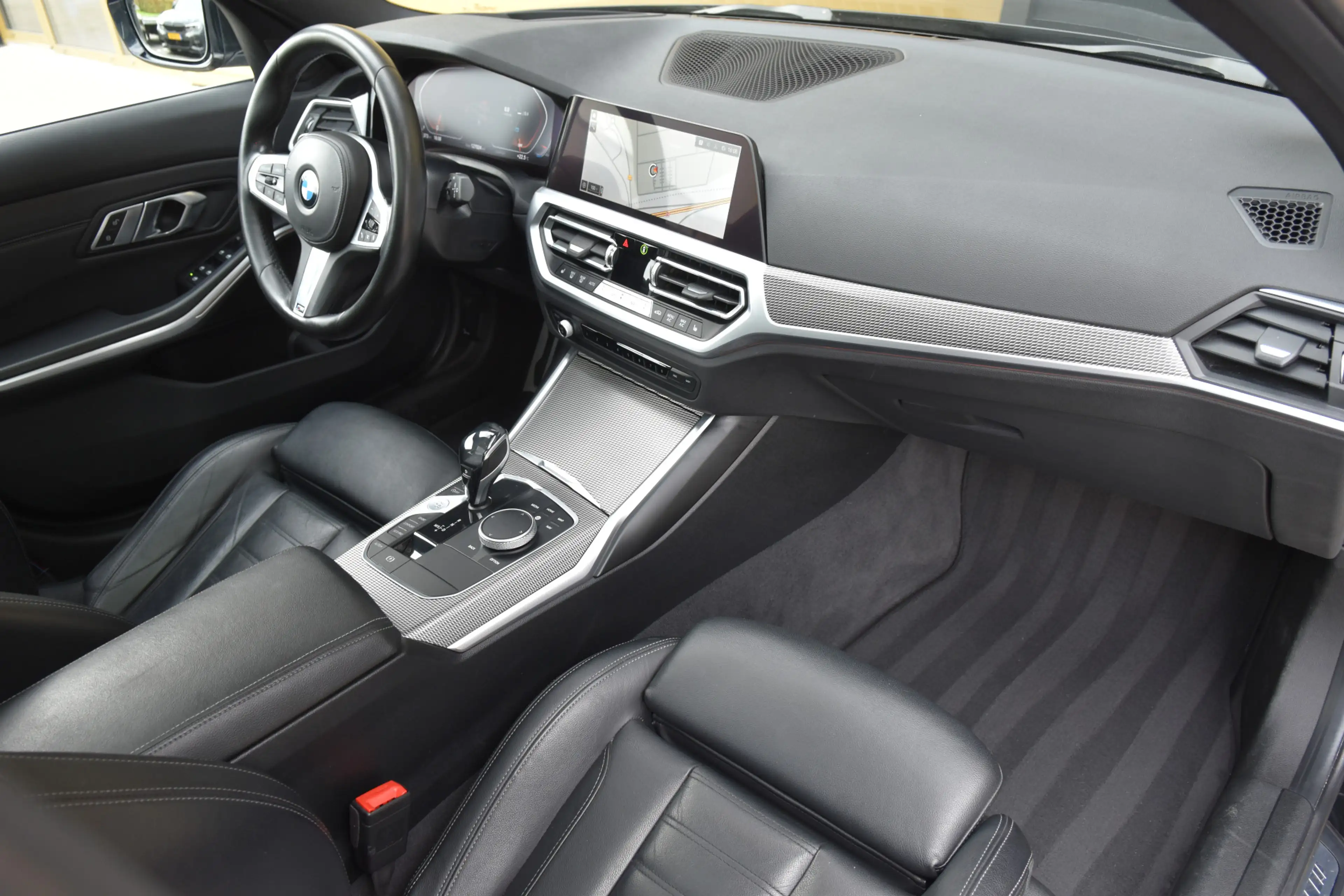 BMW 330 3-serie Touring 330i High Exe * M-Sport * Panorama — photo 14