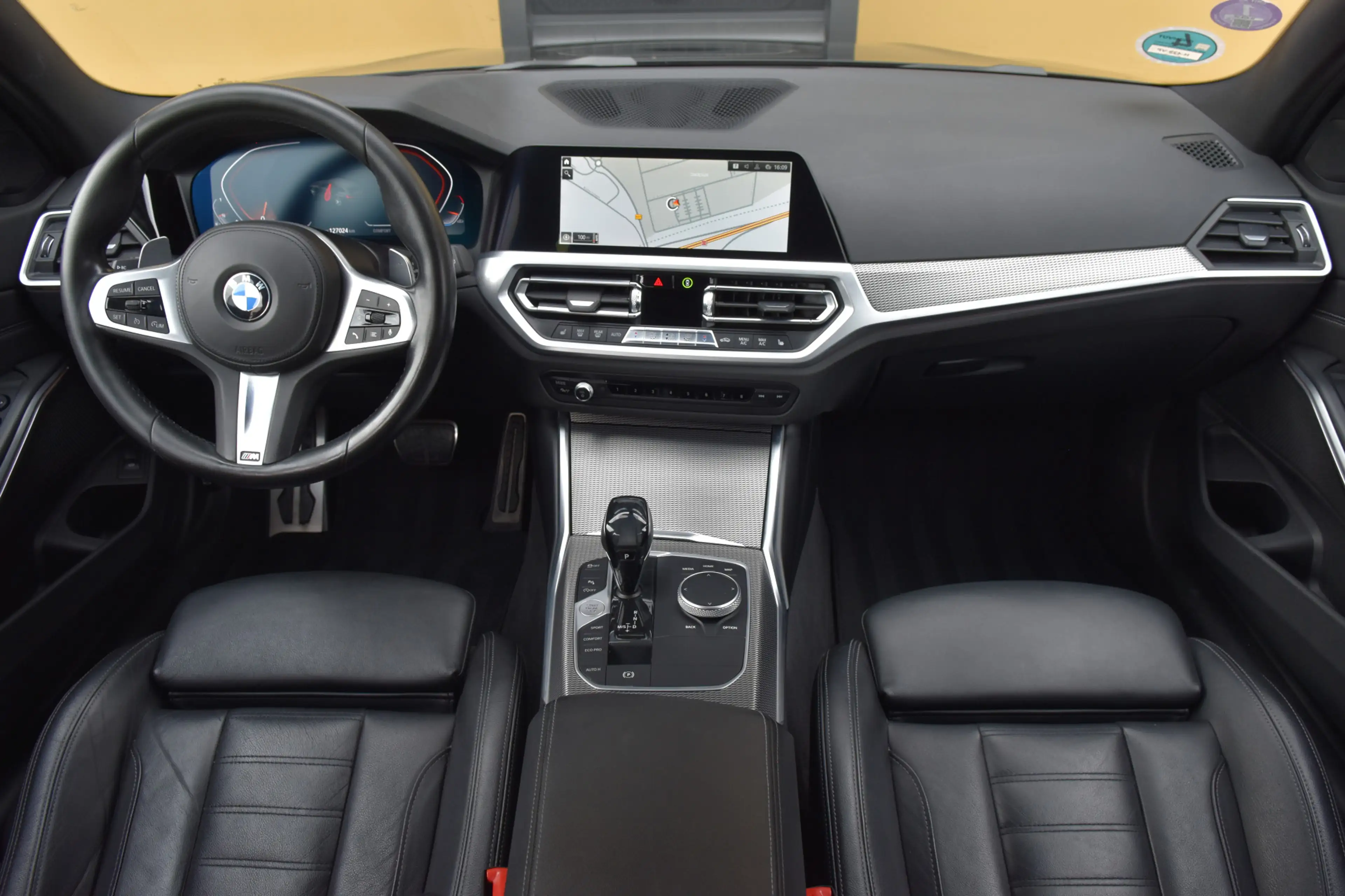 BMW 330 3-serie Touring 330i High Exe * M-Sport * Panorama — photo 3