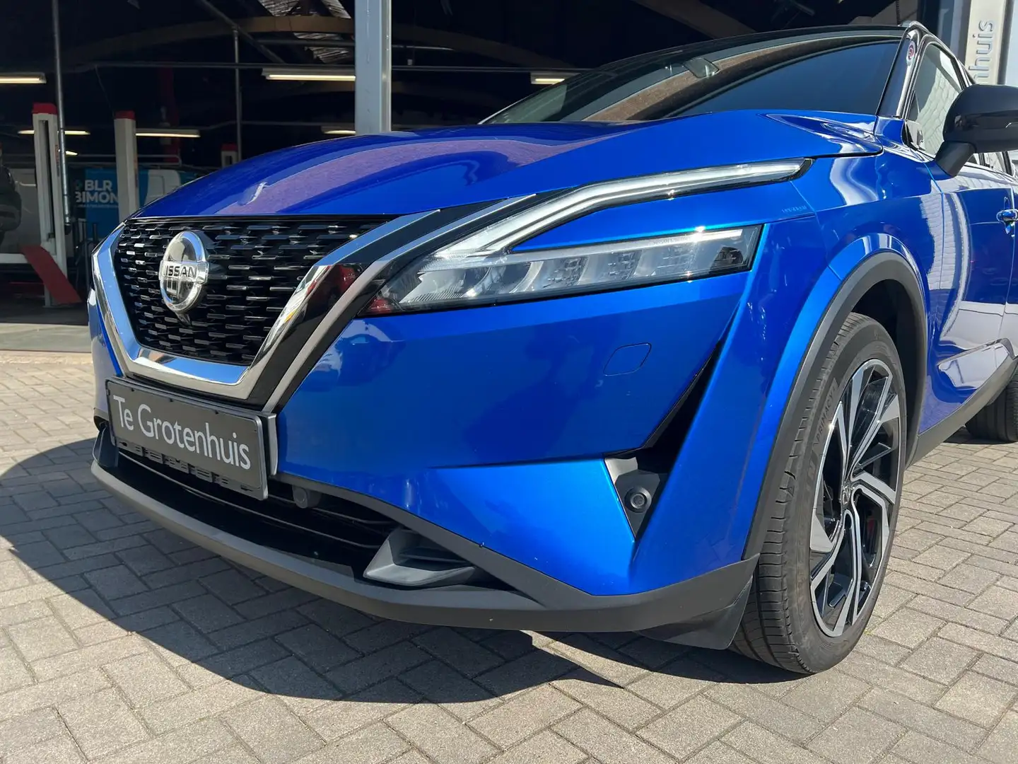 Nissan Qashqai 1.3 MHEV Xtronic Tekna Plus Blauw - 2