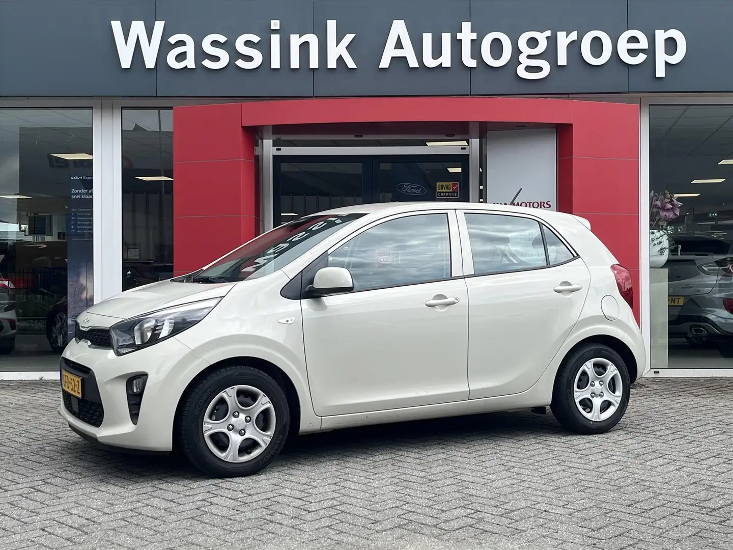 Kia Picanto 1.0 DPi 67pk 5-zits ComfortLine | Airconditioning Beige - 2