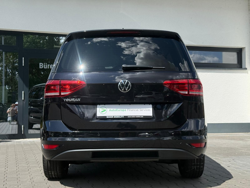 Volkswagen Touran Highline 2.0TDI DSG ACC+LED+NAVI+VIRT+SHZ — photo 5