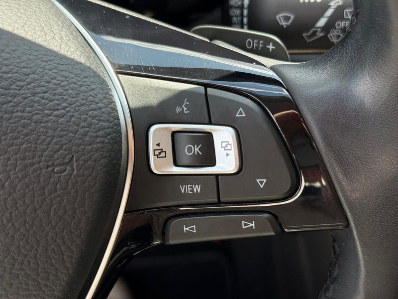 Volkswagen Touran Highline 2.0TDI DSG ACC+LED+NAVI+VIRT+SHZ — photo 14
