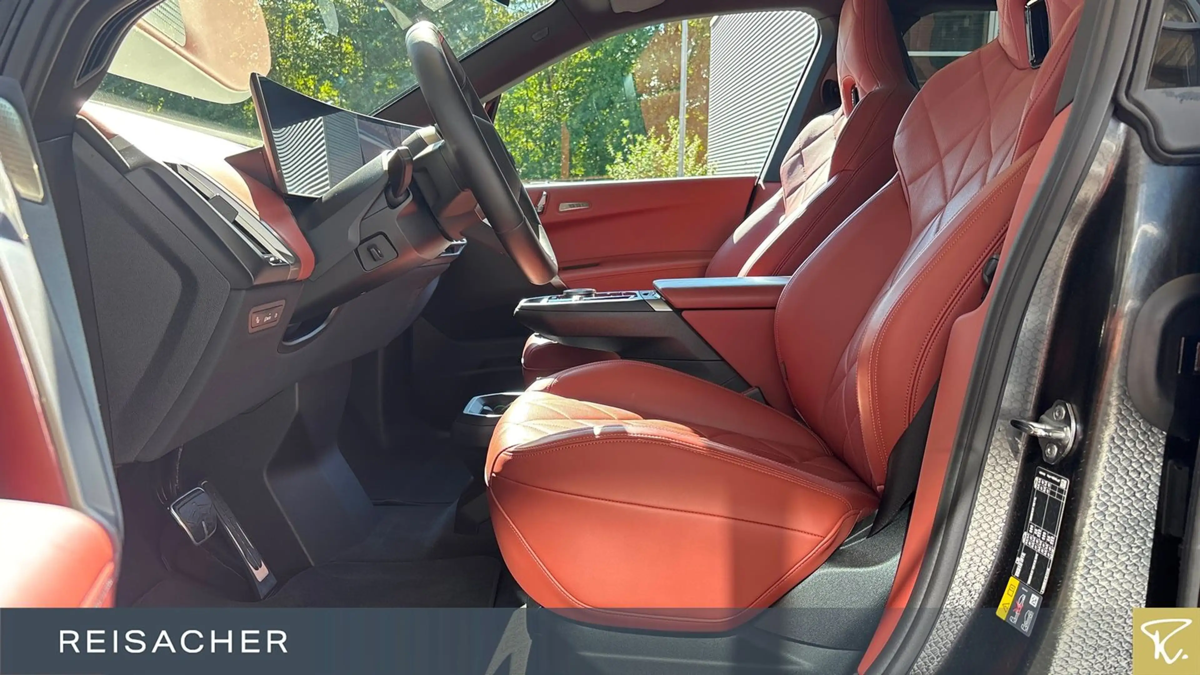BMW iX A M70 xDrive SkyLou,AHK,DAProf,Leder,Autom — photo 4