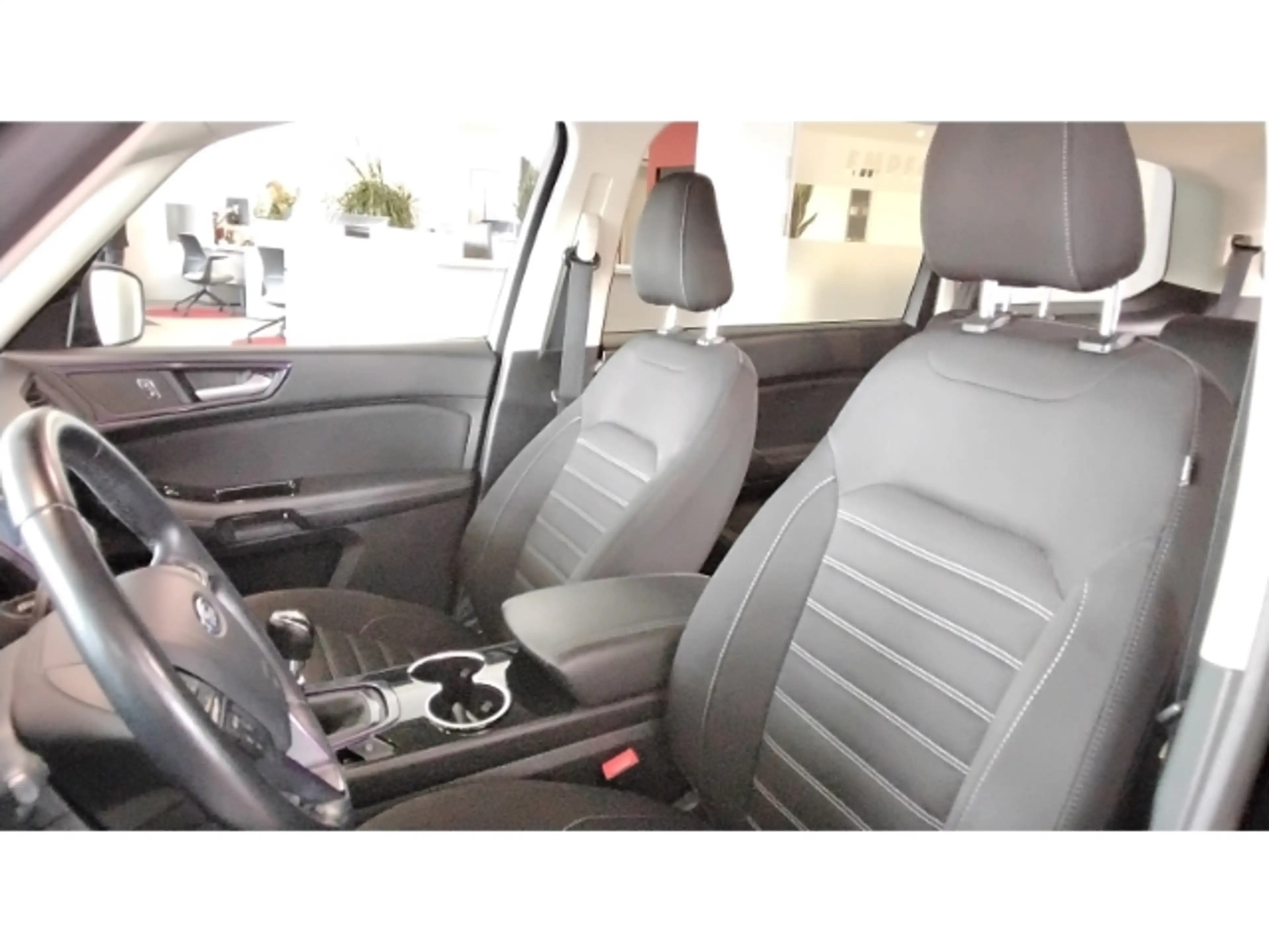Ford Galaxy EcoBoost 1.5 Titanium — photo 10