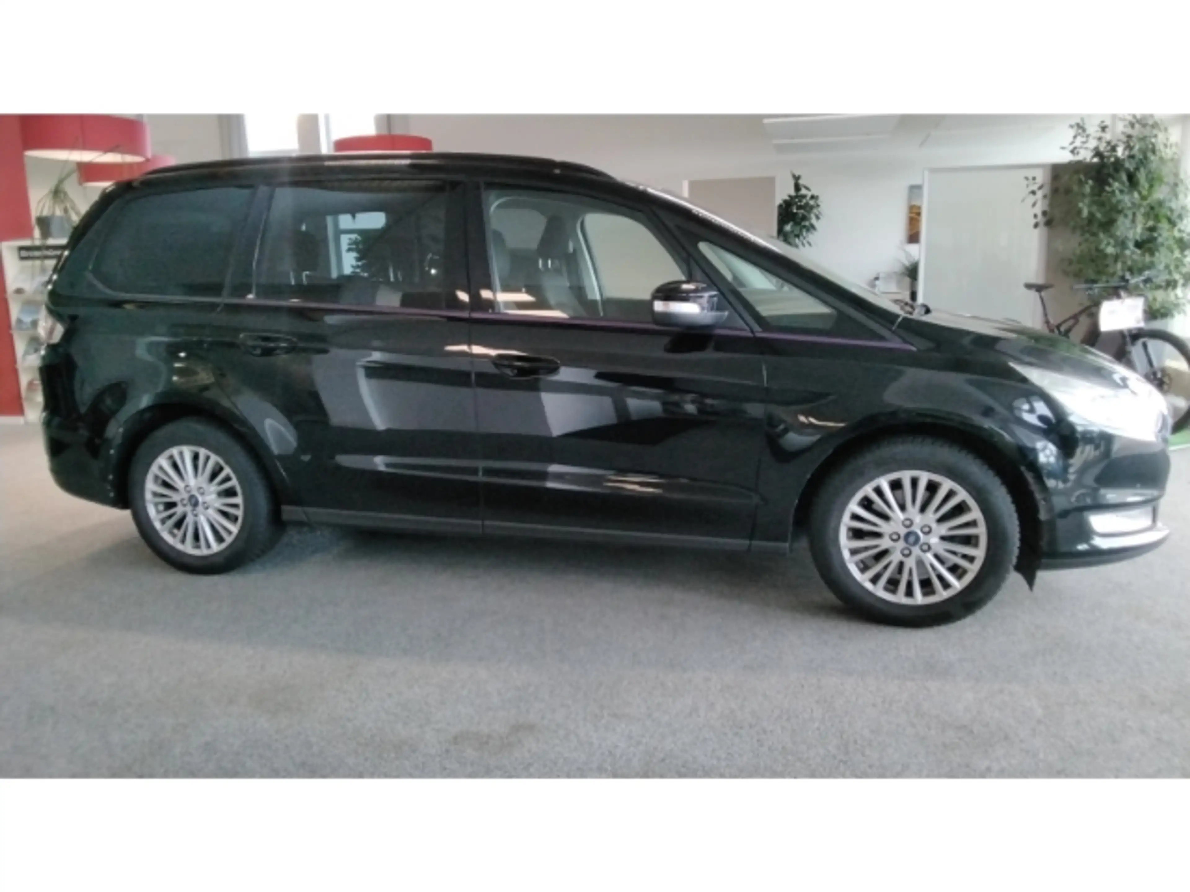 Ford Galaxy EcoBoost 1.5 Titanium — photo 5