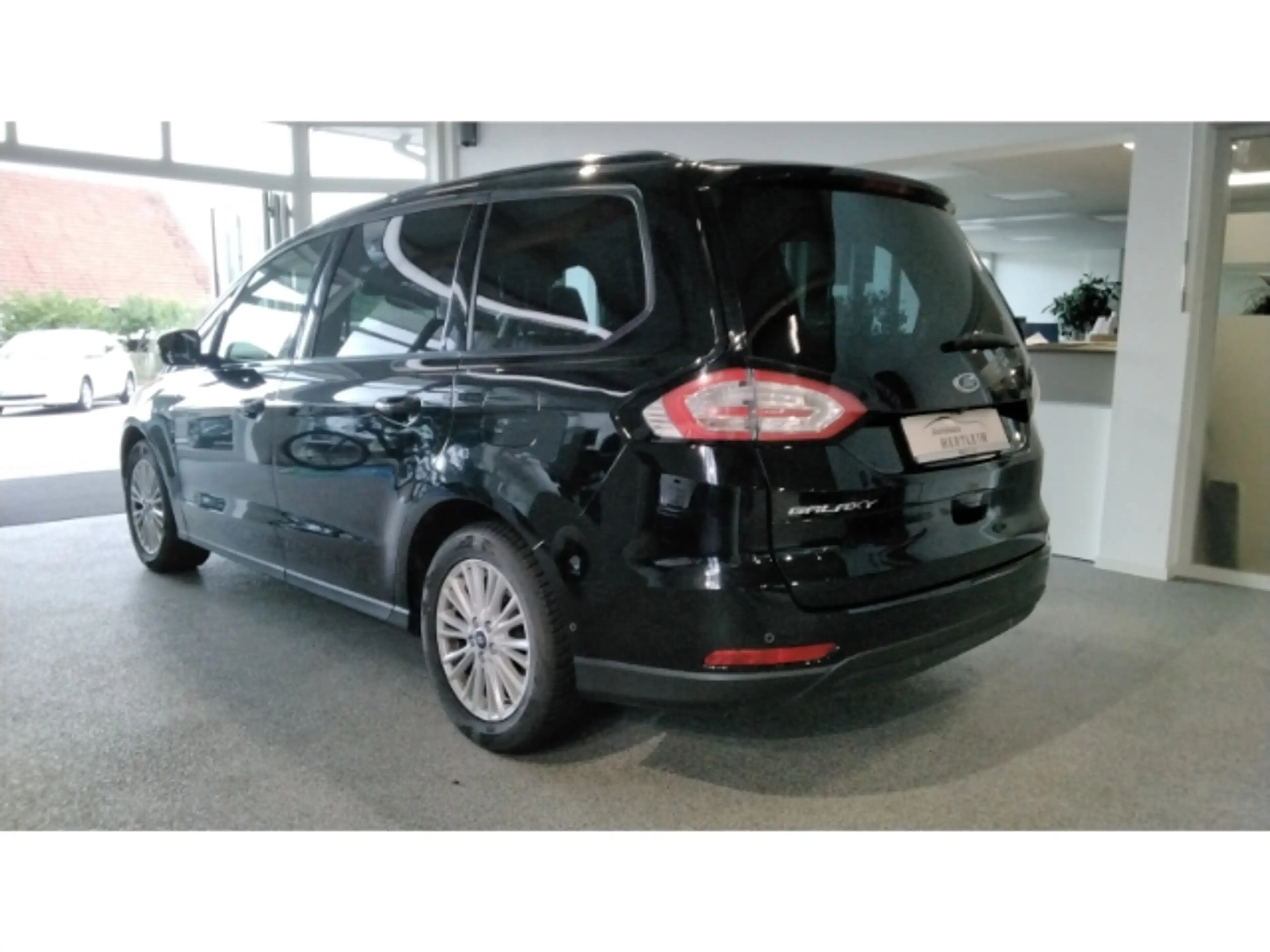 Ford Galaxy EcoBoost 1.5 Titanium — photo 6