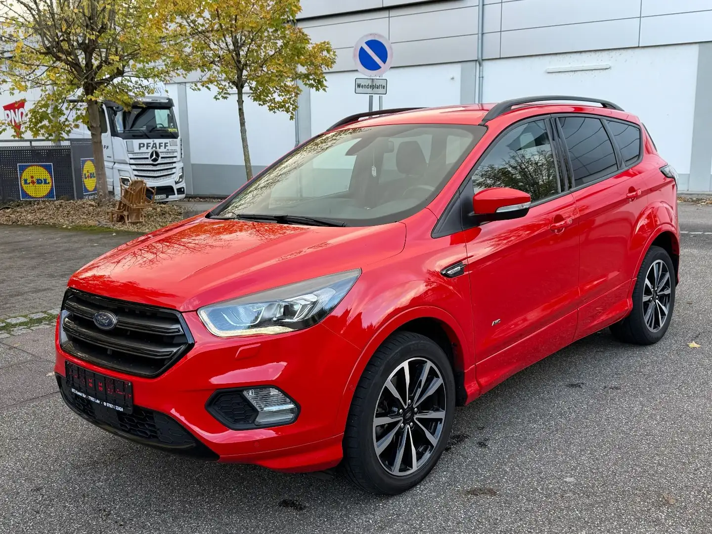 Ford Kuga ST-Line 4x4 TÜV NEU/NAVI/ACC/LED/R-CAM/SHZ/ Rot - 2