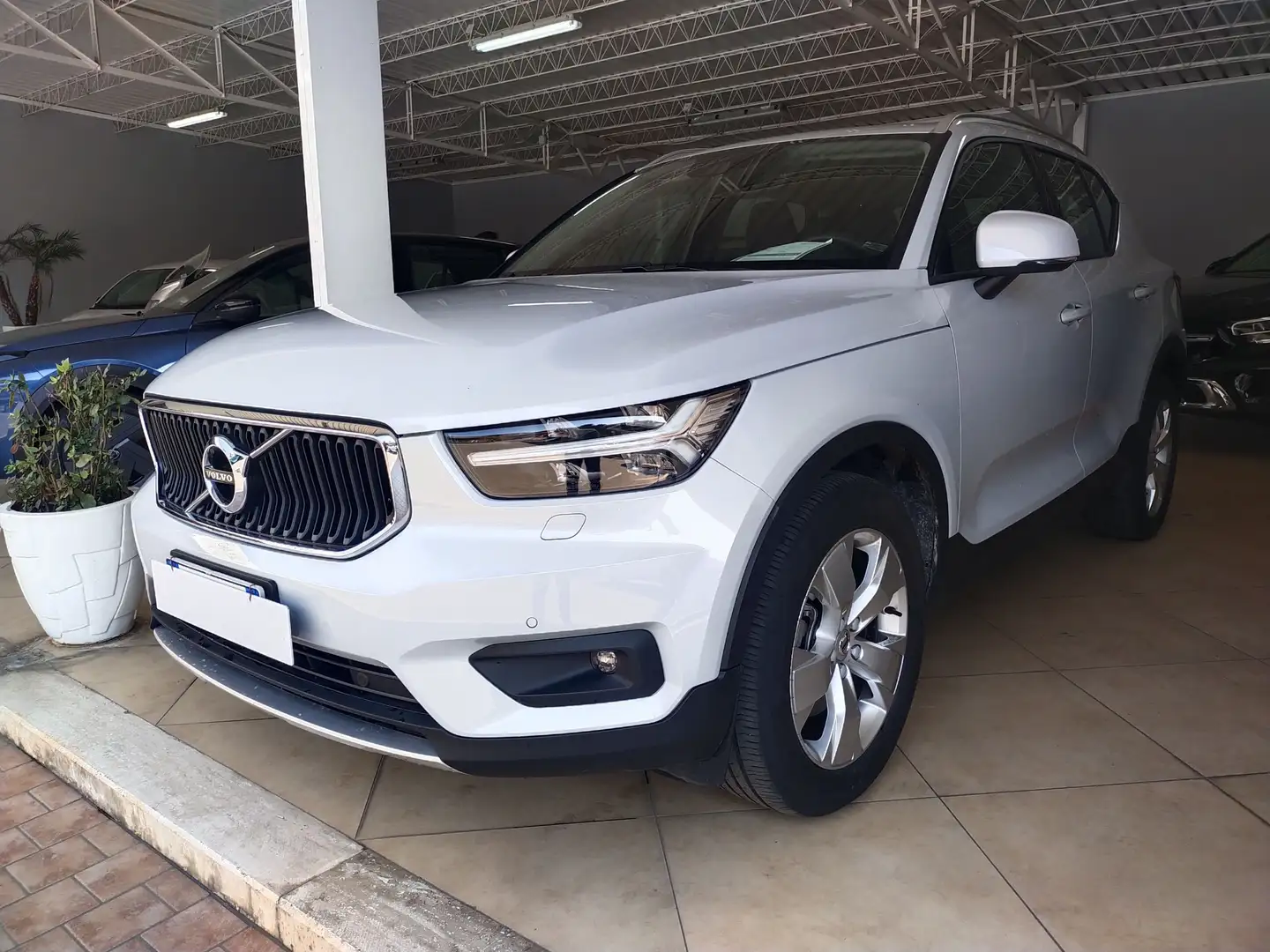 Volvo XC40 XC40 2.0 b4 Momentum Pro awd auto my21 Grigio - 2