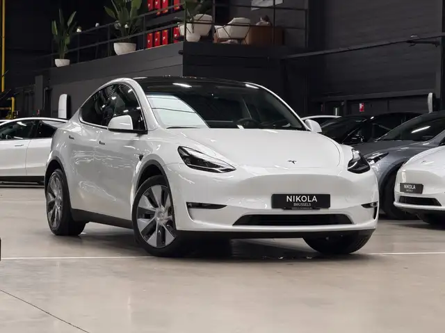 Tesla Model Y LONG RANGE - AWD - AUTOPILOT