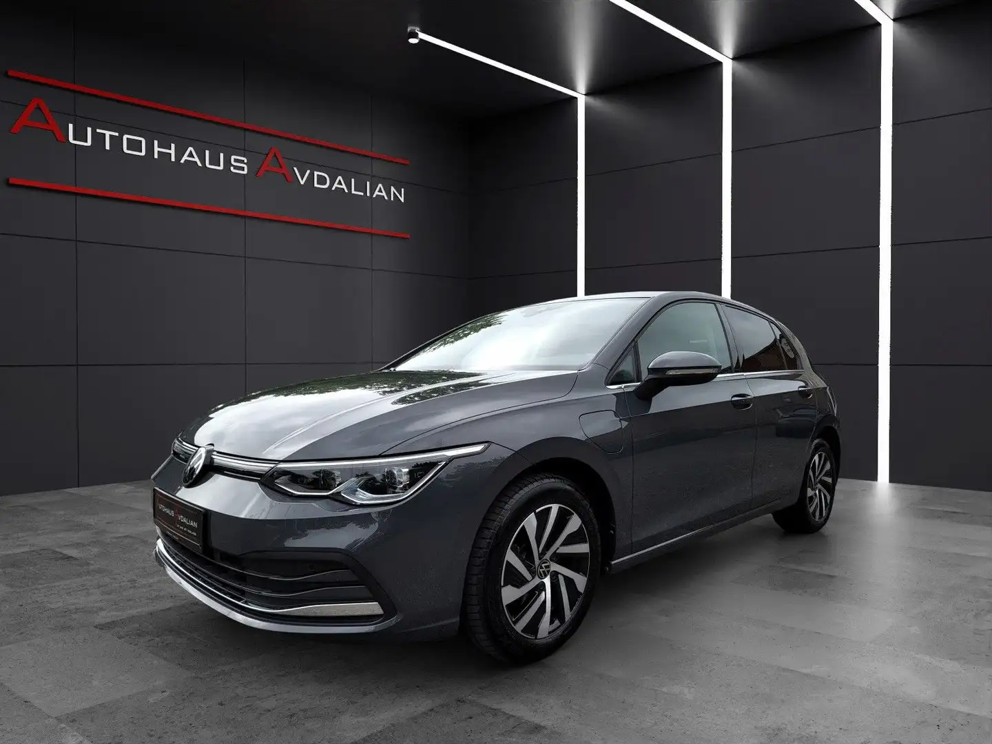 Volkswagen Golf VIII Lim. Style eHybrid MATRIX|STDHZ|R-KAM Grau - 1