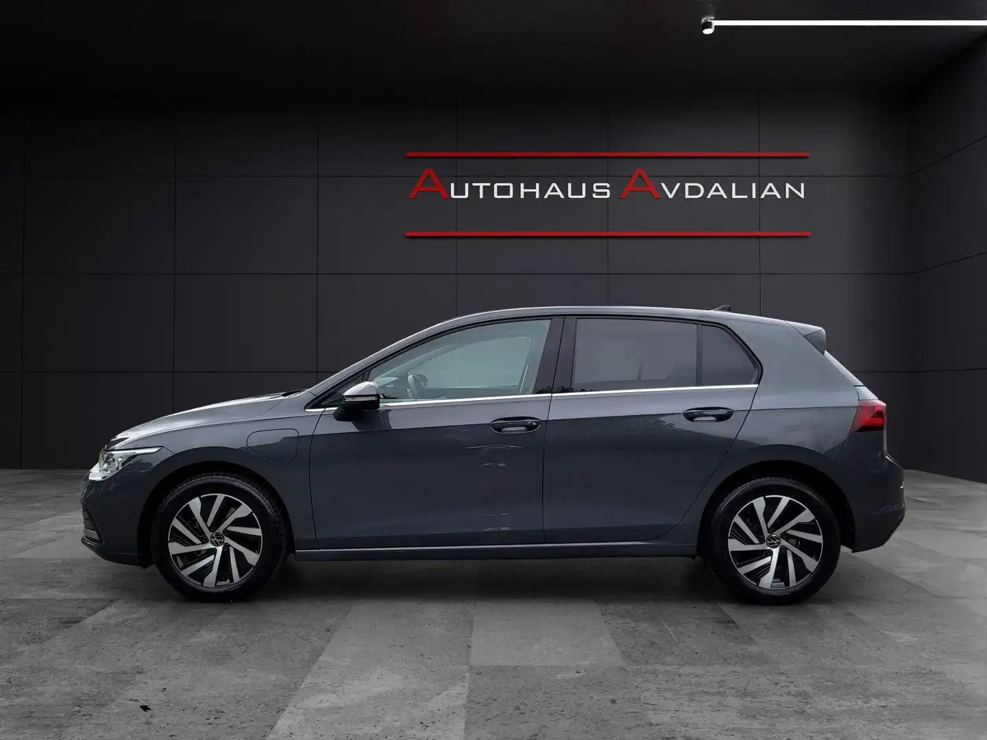 Volkswagen Golf VIII Lim. Style eHybrid MATRIX|STDHZ|R-KAM Grau - 2
