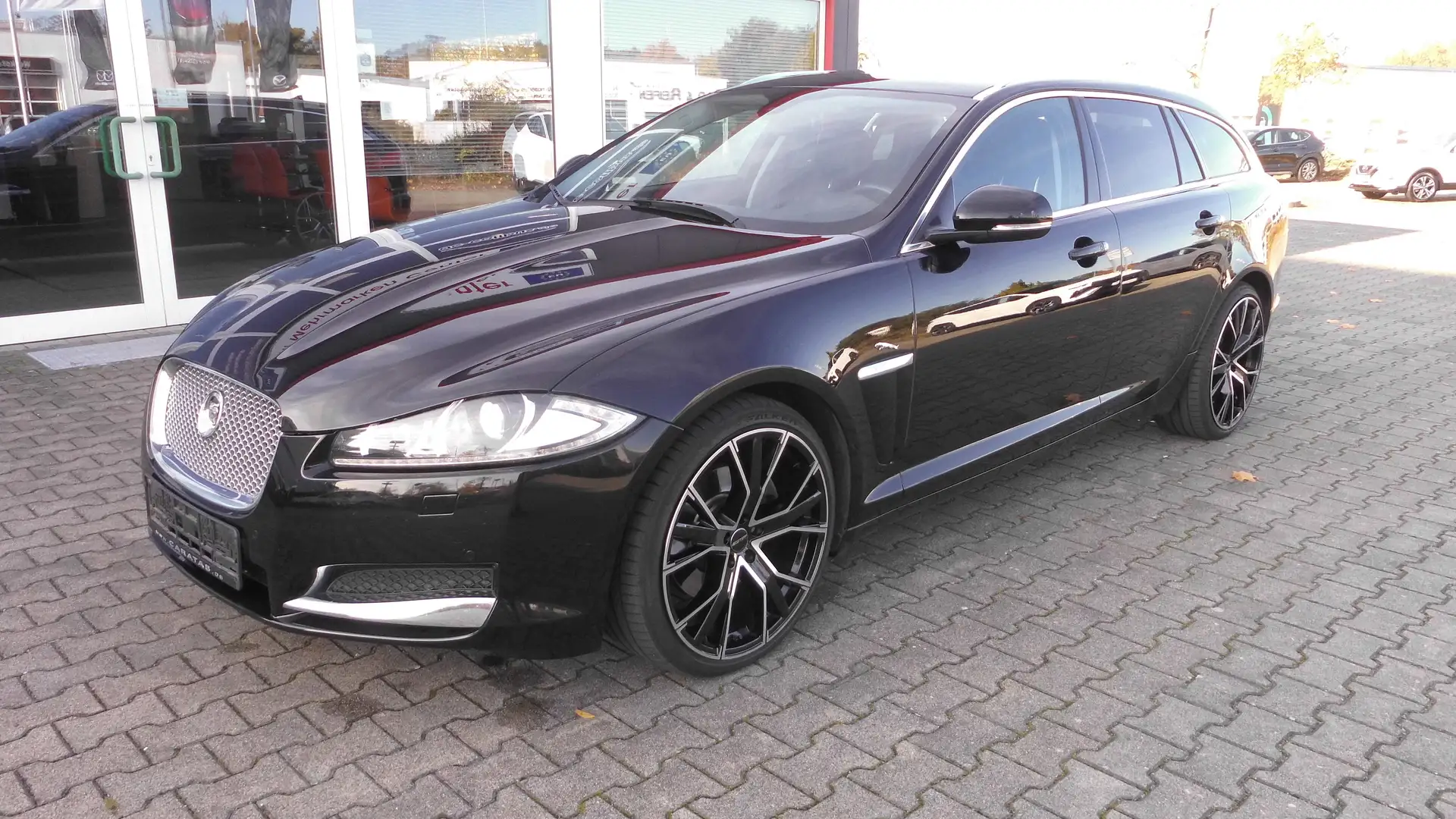 Jaguar XF XF Sportbrake 2.2 Diesel.VOLL.NAVI.AUTOMATIK.LEDER Schwarz - 2