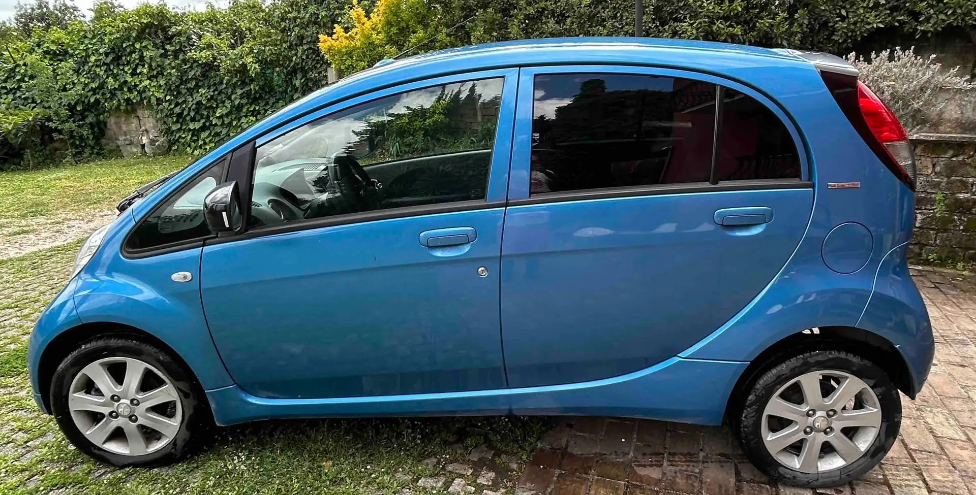 Peugeot iOn iOn Active 49kW Blau - 1