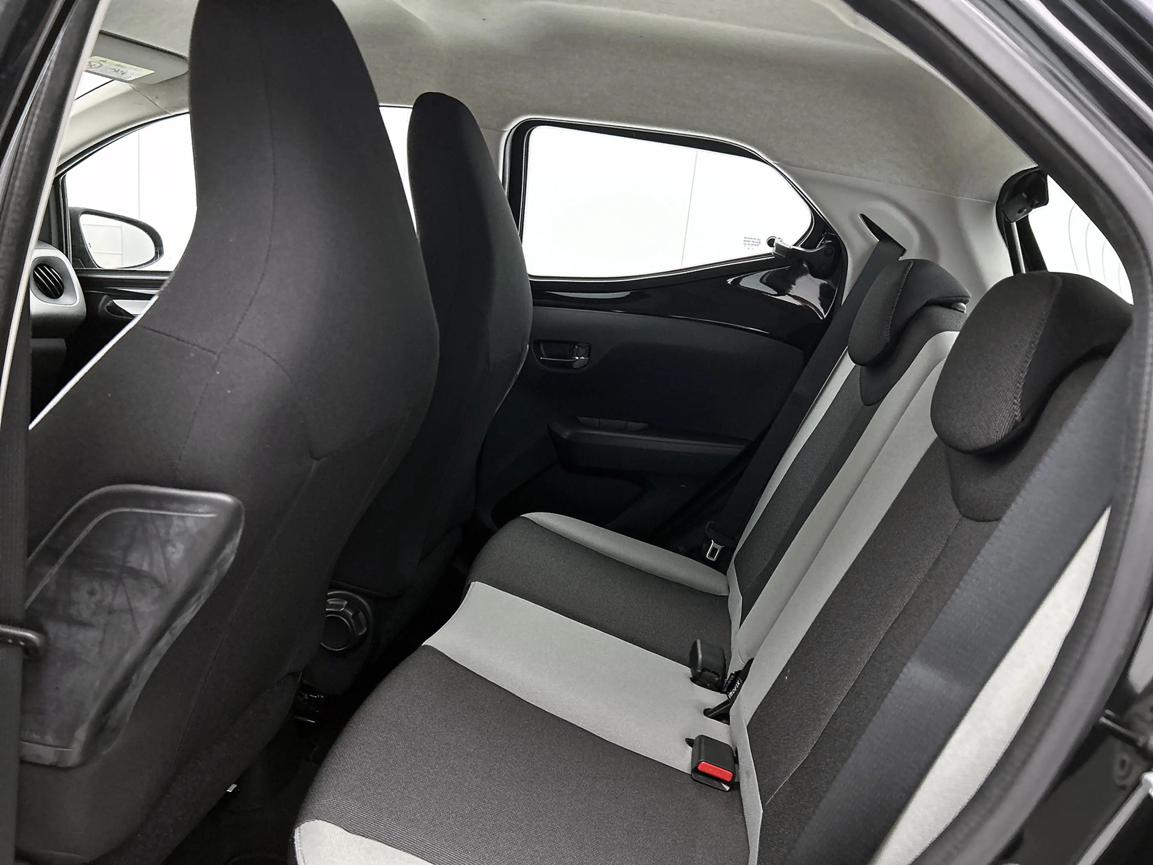 Toyota Aygo 1.0 VVT-i X-Play | Airco | Parkeercamera | — photo 9