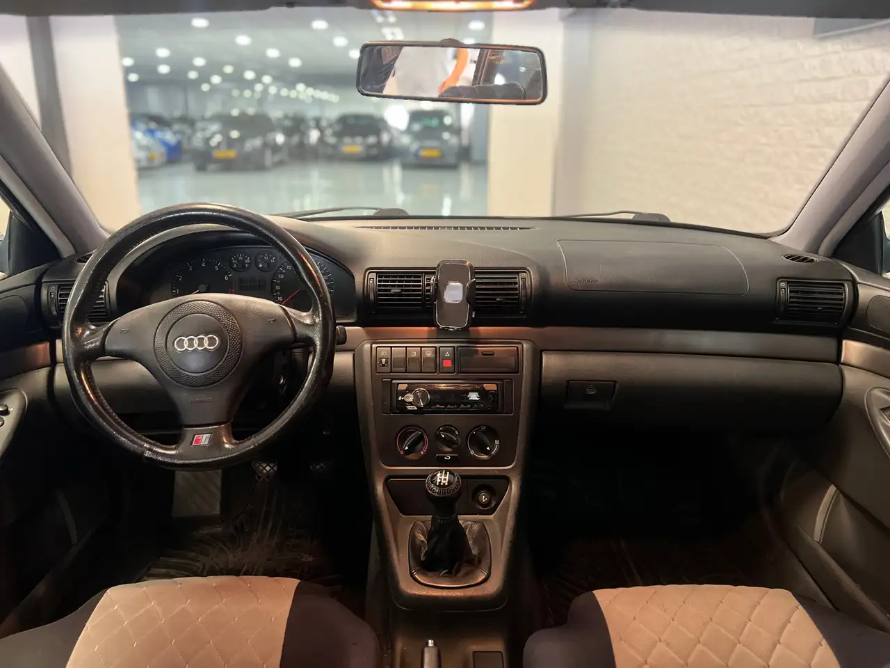 Audi A4 Avant 1.8 5V Advance | Nieuwe APK | Distri Verv. |, foto 11