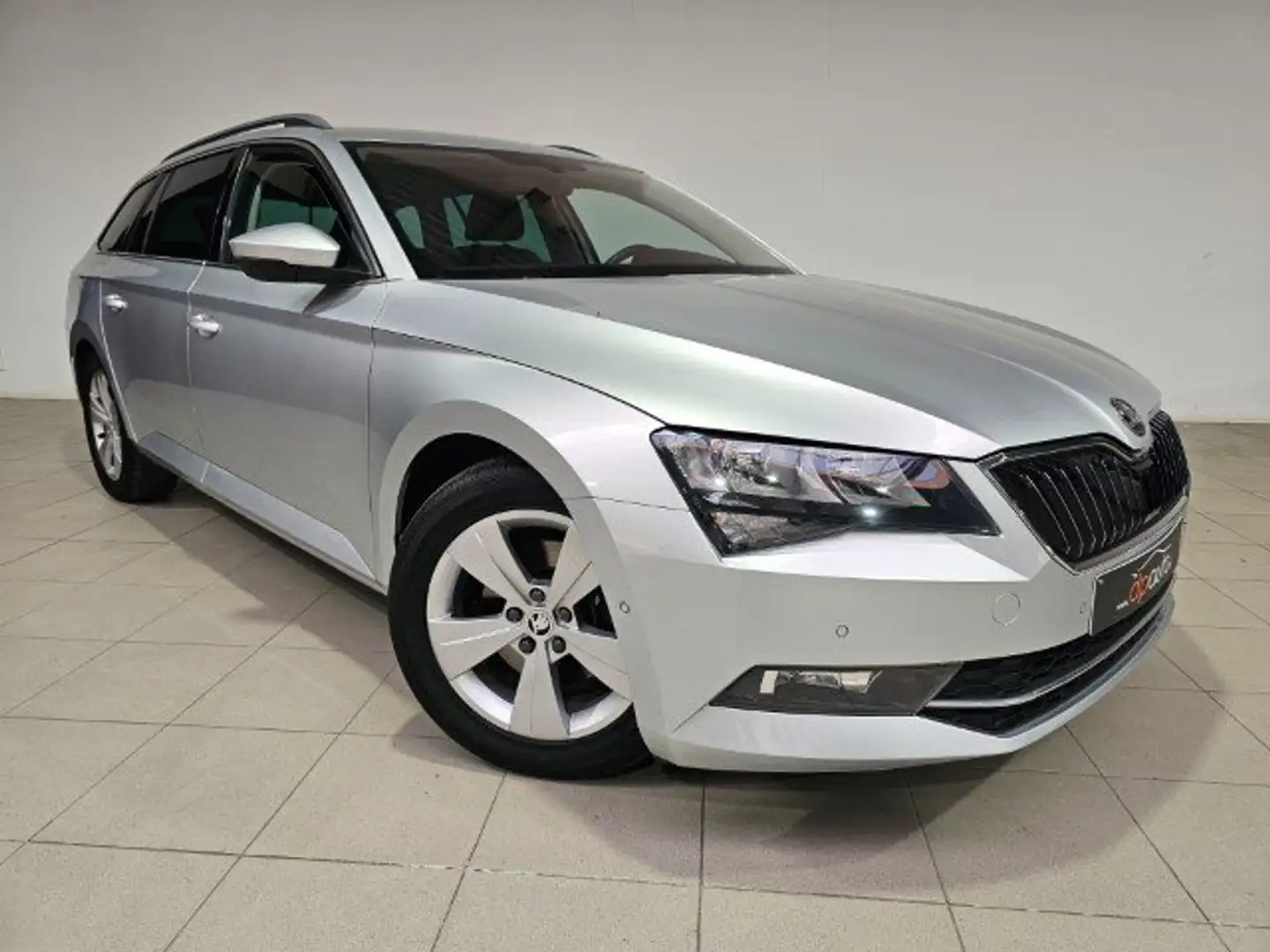 Skoda Superb SW 1.6 CR TDi GreenLine Ambition Gris - 1