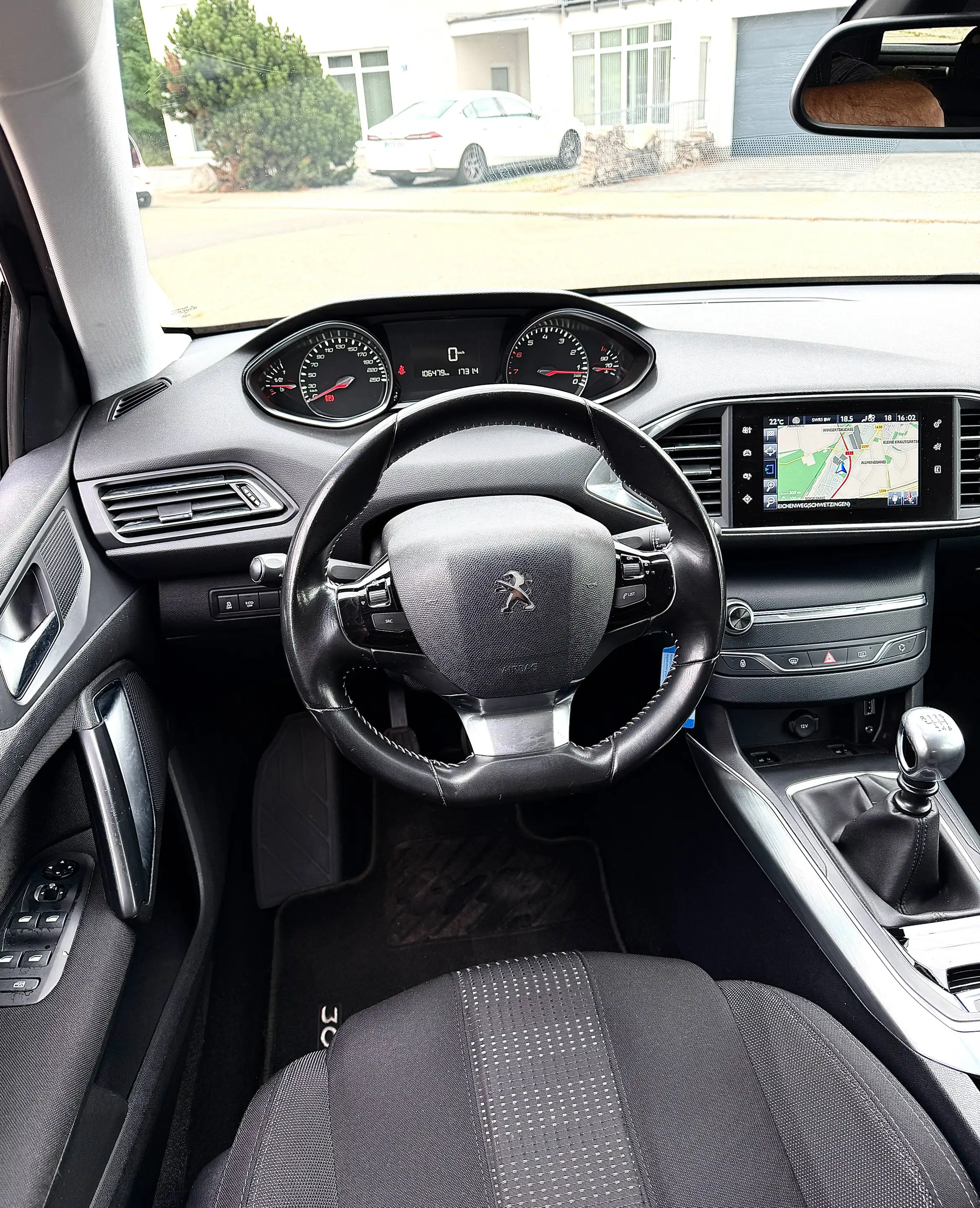 Peugeot 308 Allure — photo 9