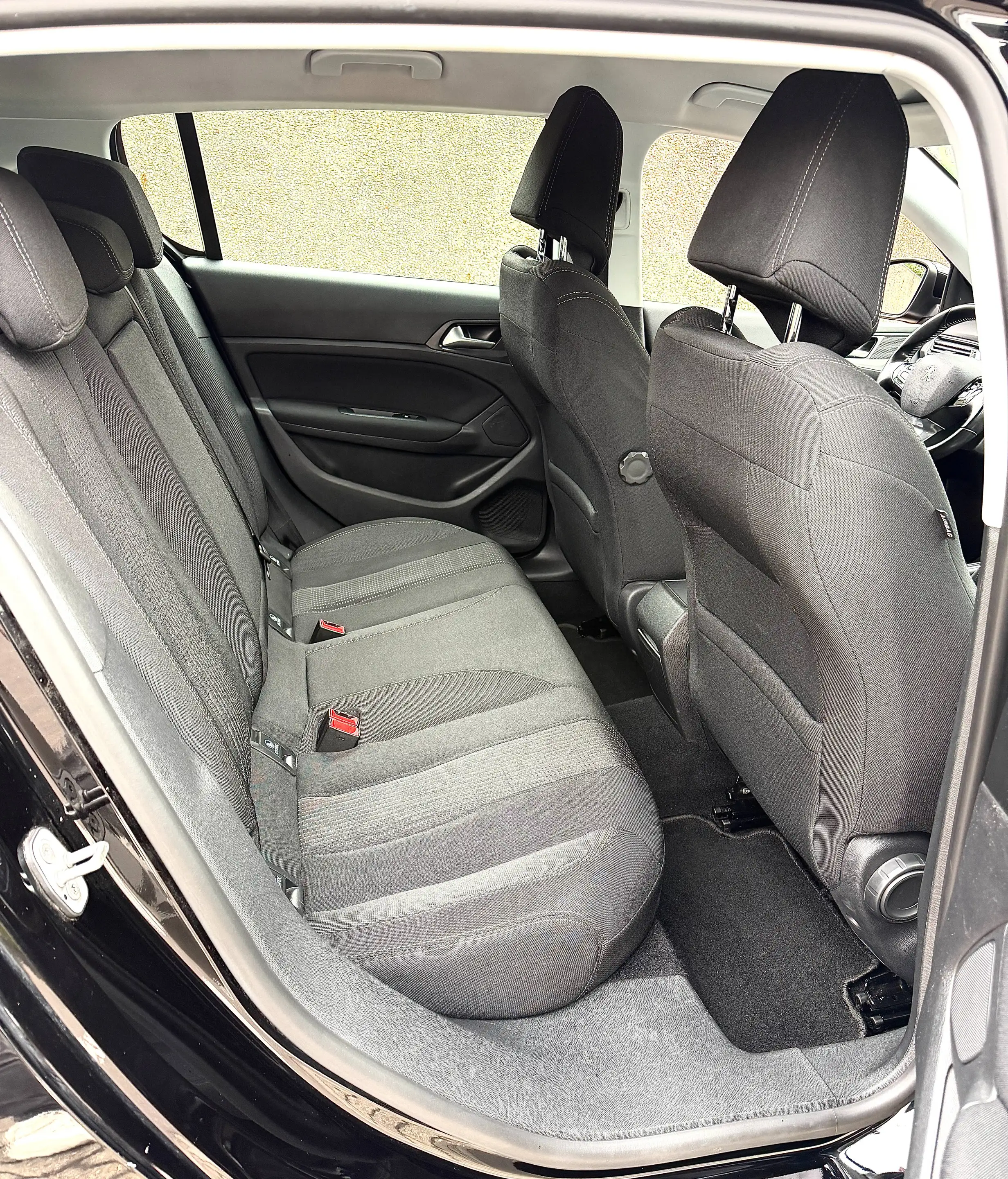 Peugeot 308 Allure — photo 12