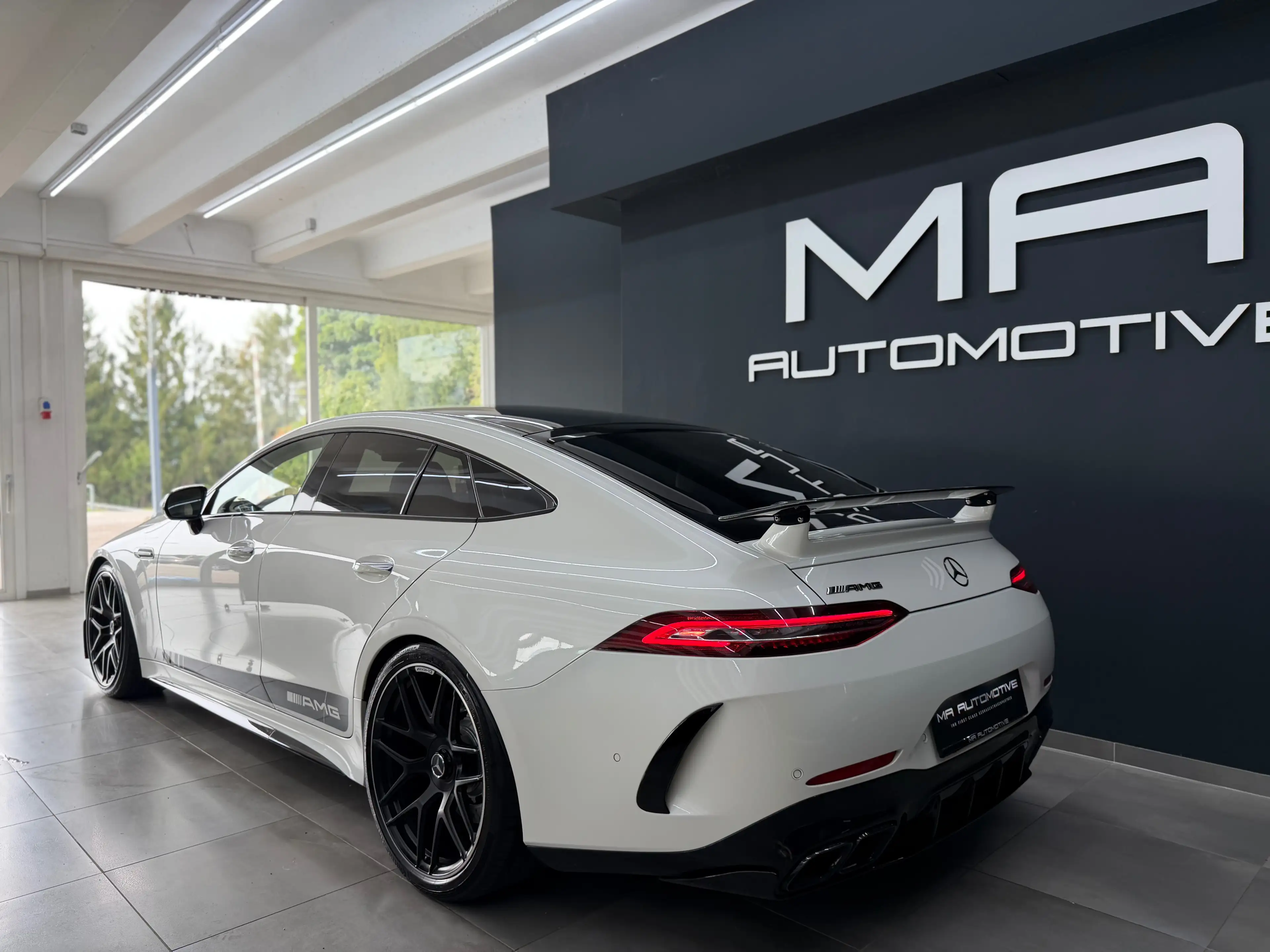Mercedes-Benz AMG GT 43 4Matic+ *V8*AERO*CARBON*PANO*BURM*LUFT*DESIGNO*VOLL* — photo 12