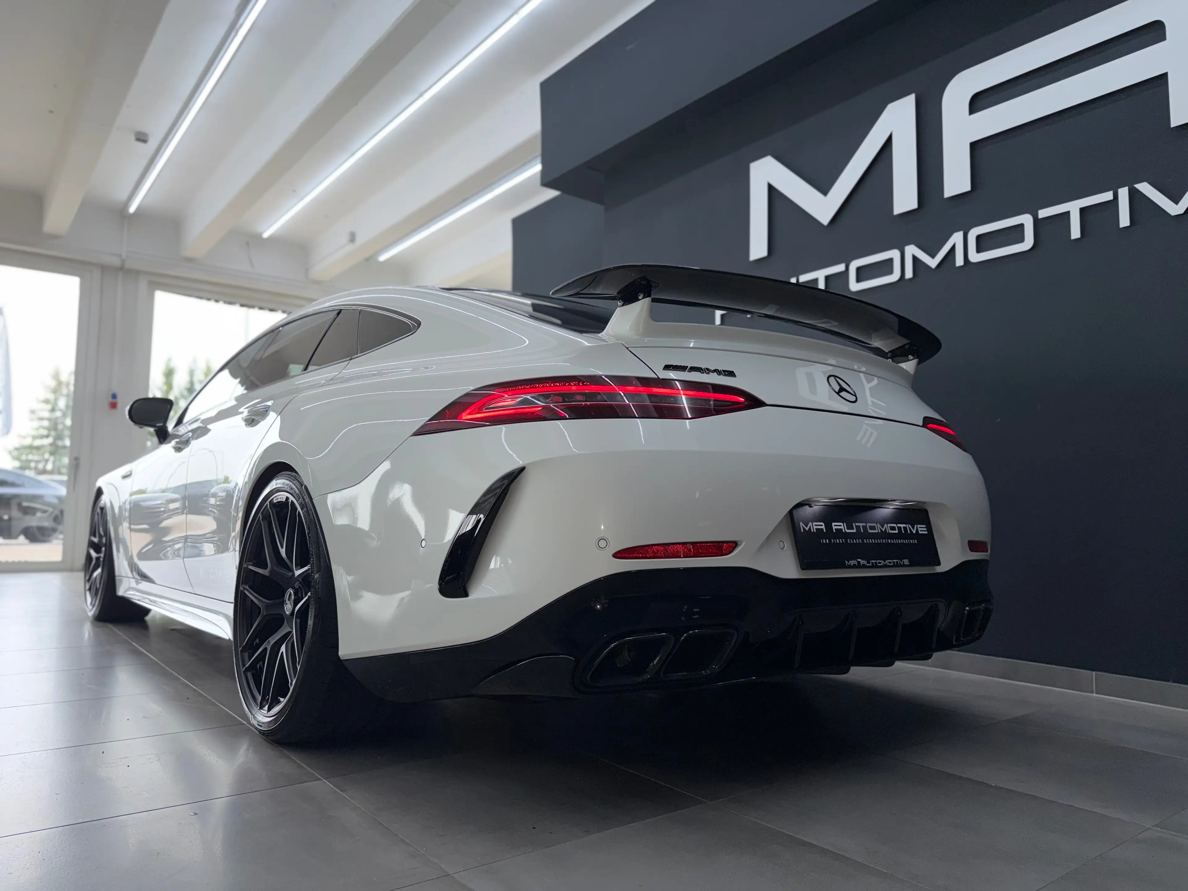 Mercedes-Benz AMG GT 43 4Matic+ *V8*AERO*CARBON*PANO*BURM*LUFT*DESIGNO*VOLL* — photo 14