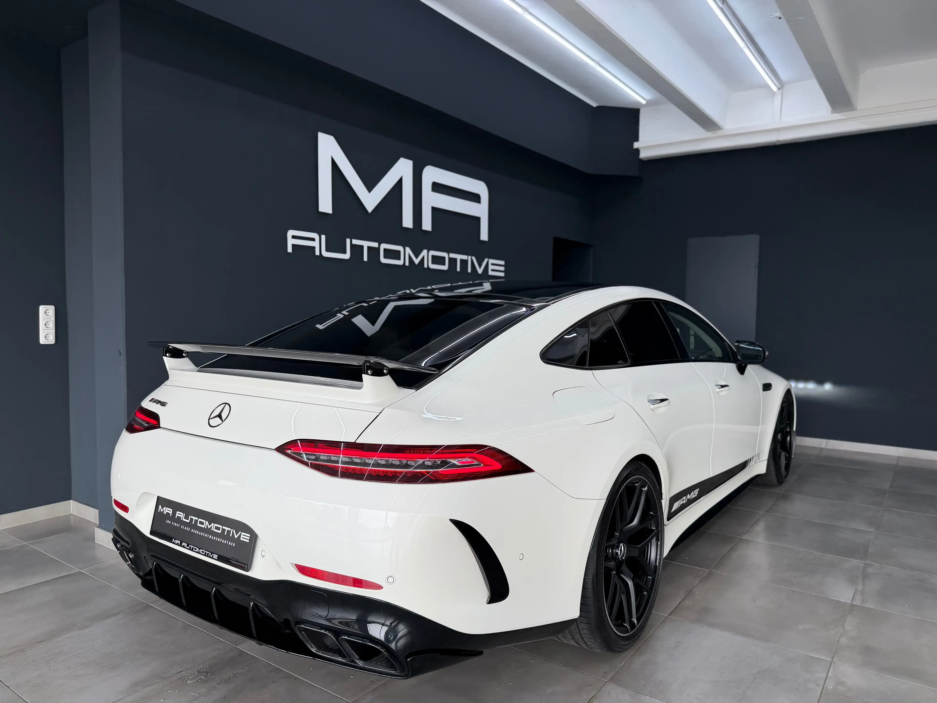 Mercedes-Benz AMG GT 43 4Matic+ *V8*AERO*CARBON*PANO*BURM*LUFT*DESIGNO*VOLL* — photo 13