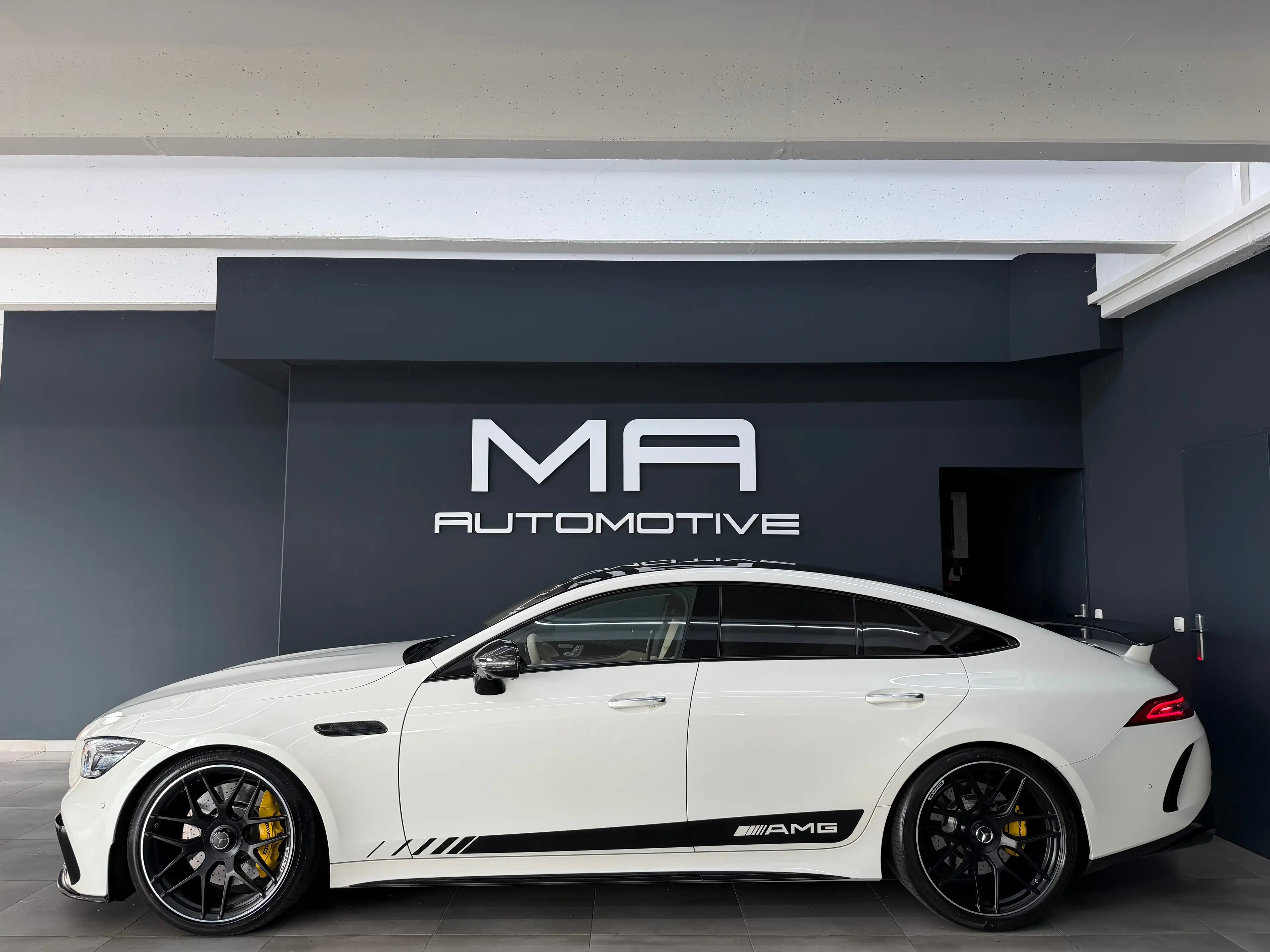 Mercedes-Benz AMG GT 43 4Matic+ *V8*AERO*CARBON*PANO*BURM*LUFT*DESIGNO*VOLL* — photo 10