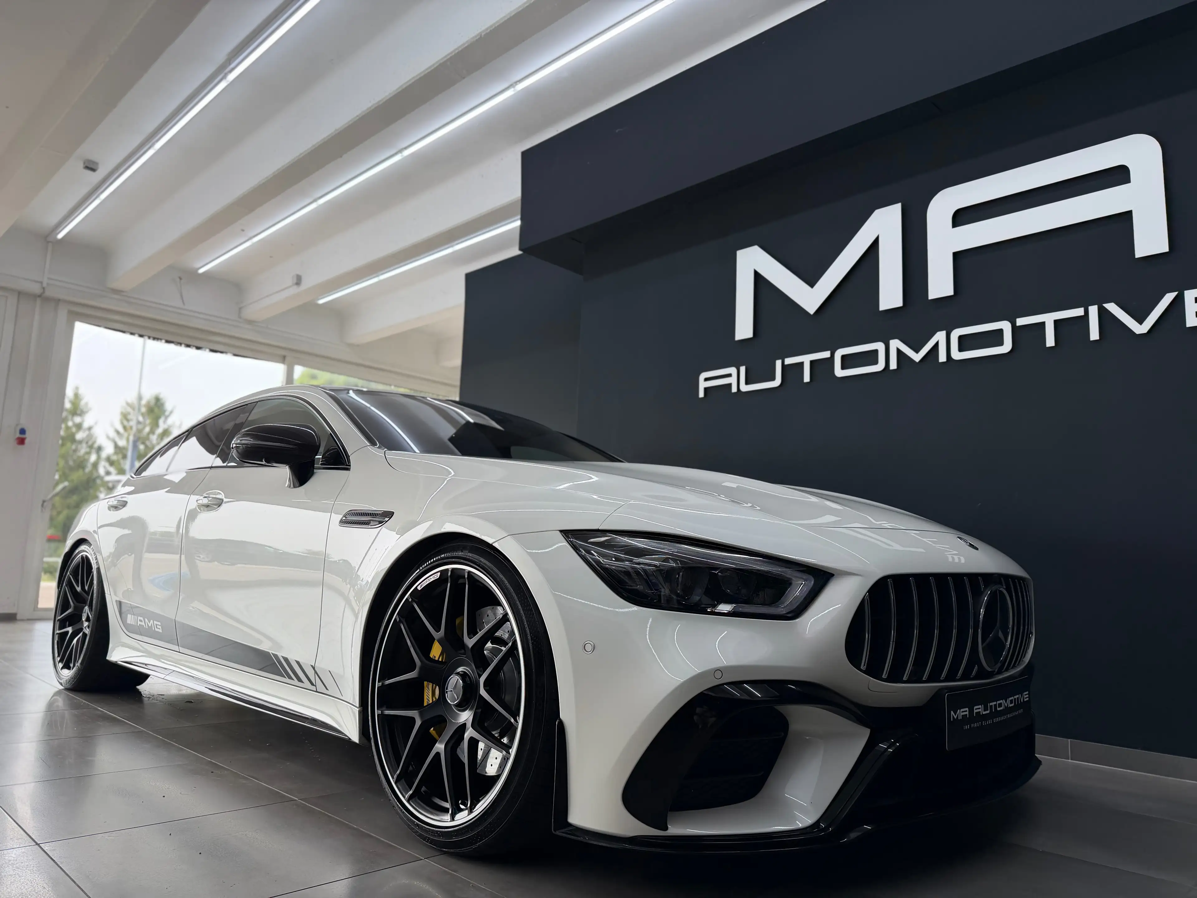 Mercedes-Benz AMG GT 43 4Matic+ *V8*AERO*CARBON*PANO*BURM*LUFT*DESIGNO*VOLL* — photo 6