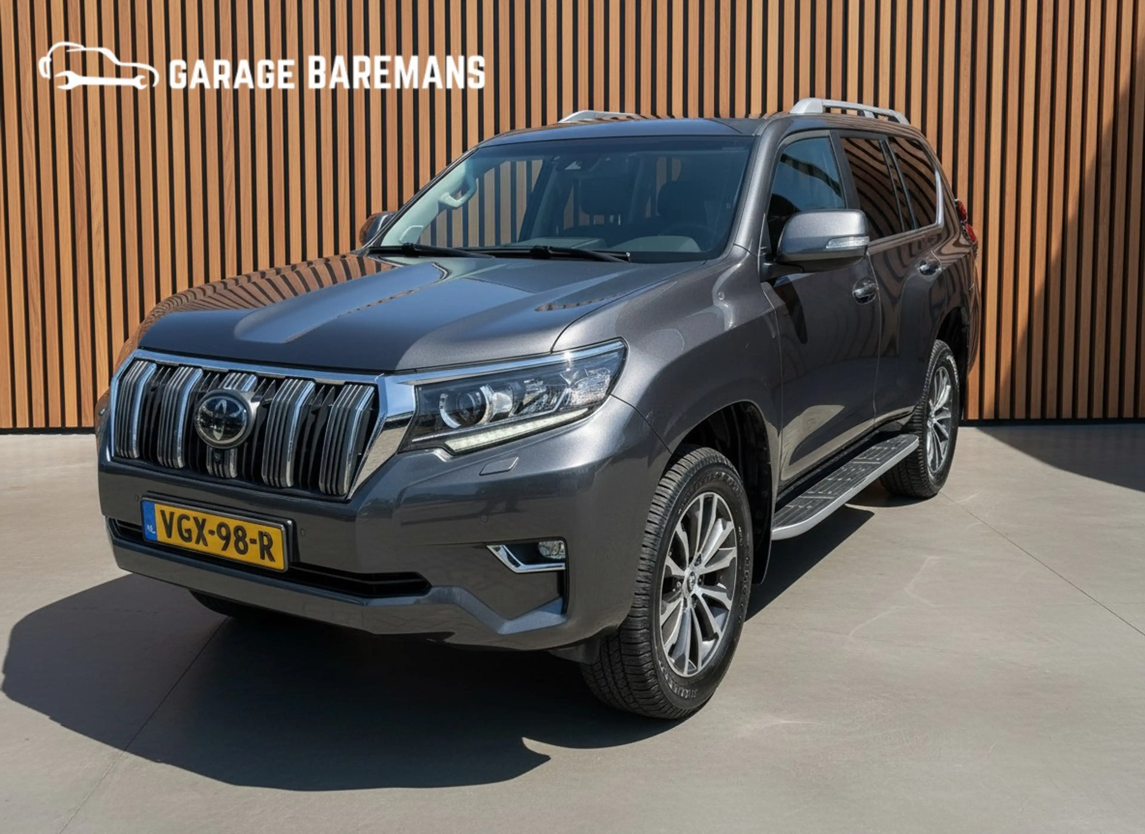 Toyota Land Cruiser 150 2.8 D-4D-F Executive Window Van — photo 3