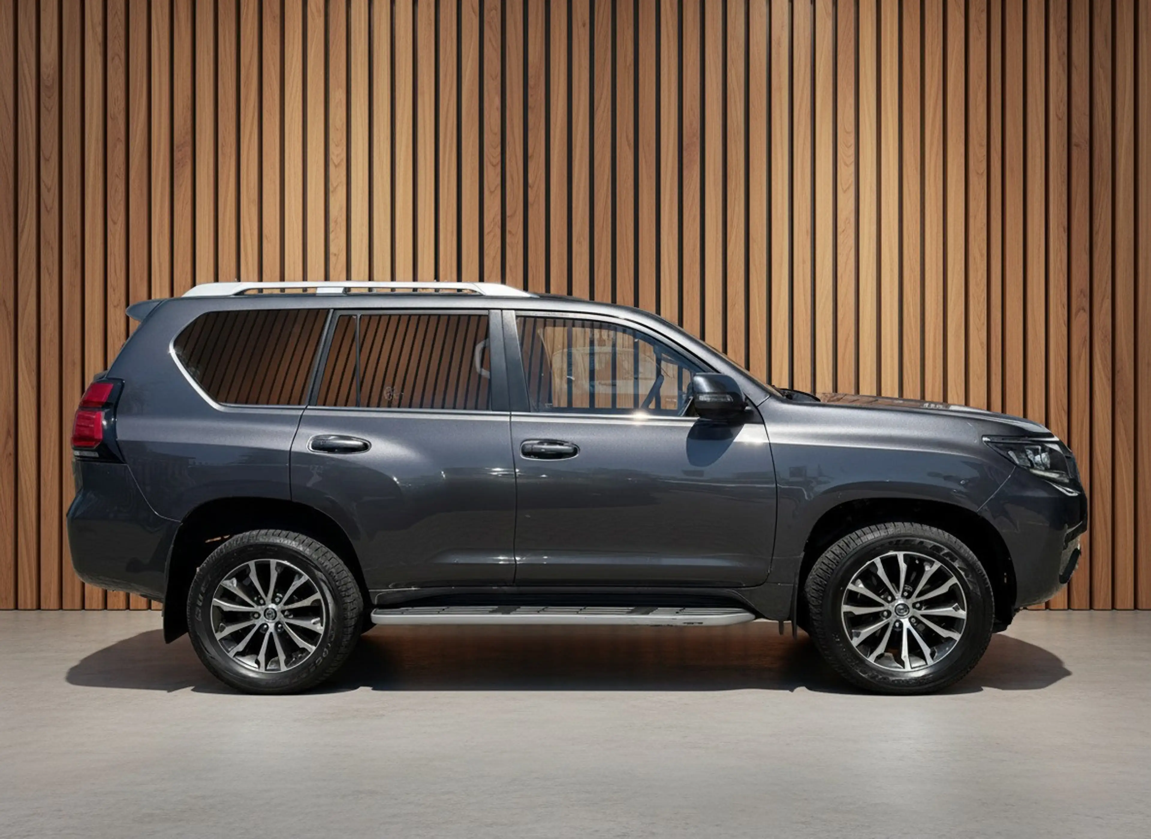 Toyota Land Cruiser 150 2.8 D-4D-F Executive Window Van — photo 8