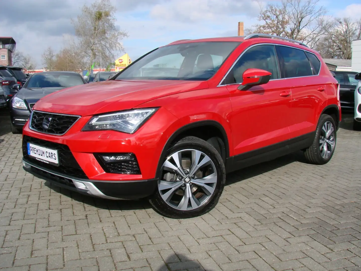 SEAT Ateca 1.5TSI Xcellence Panorama Beats Navi AHK Красный - 2