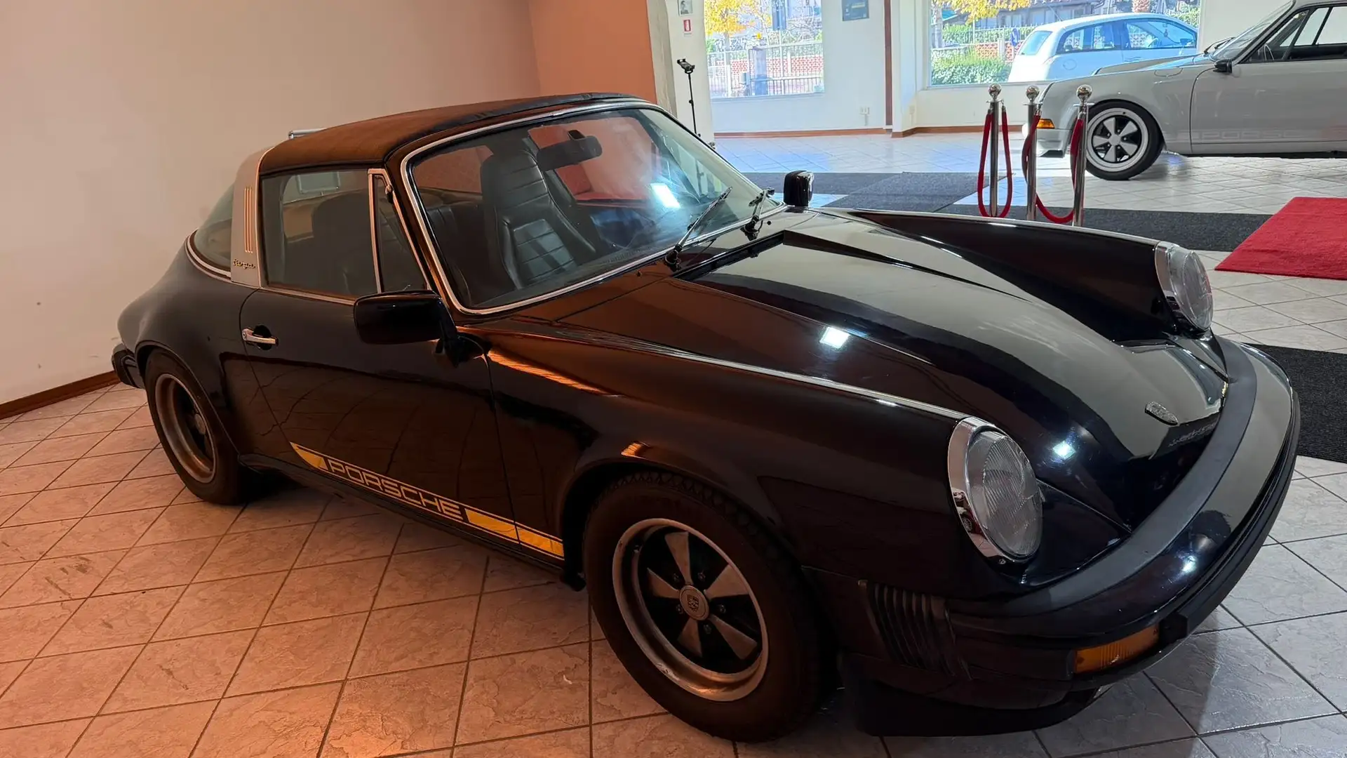 Porsche 911 restomod 2.2cc targa - 2