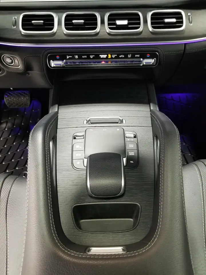 Mercedes-Benz GLE снимка Mercedes-Benz GLE