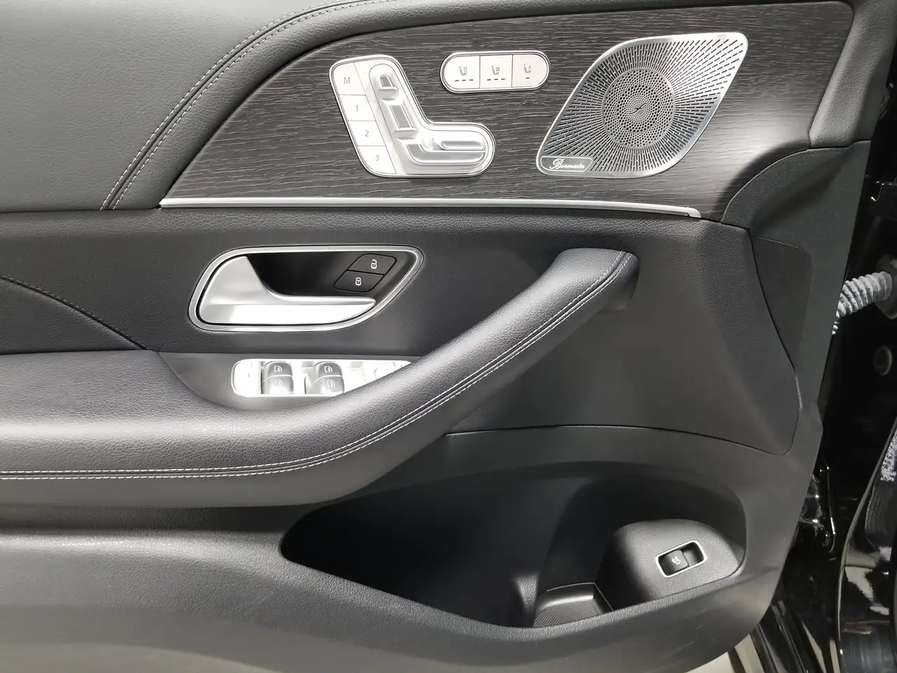 Mercedes-Benz GLE снимка Mercedes-Benz GLE