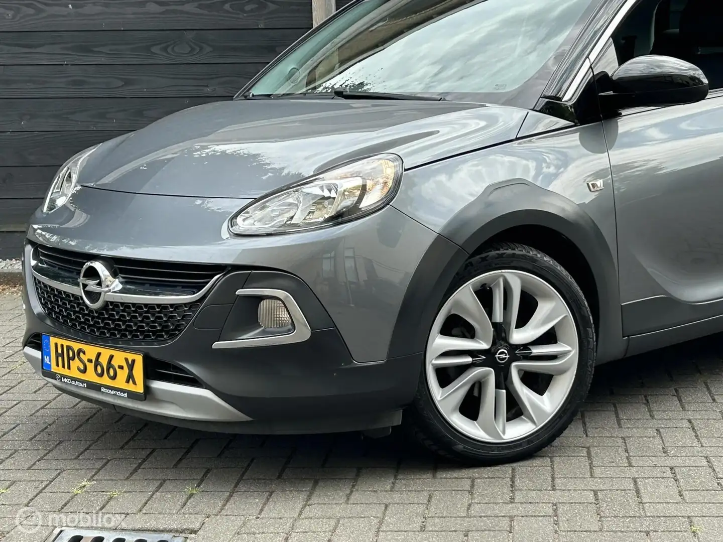 Opel Adam 1.2i Rocks uitvoering / half leder / airco / 17" L Grijs - 2