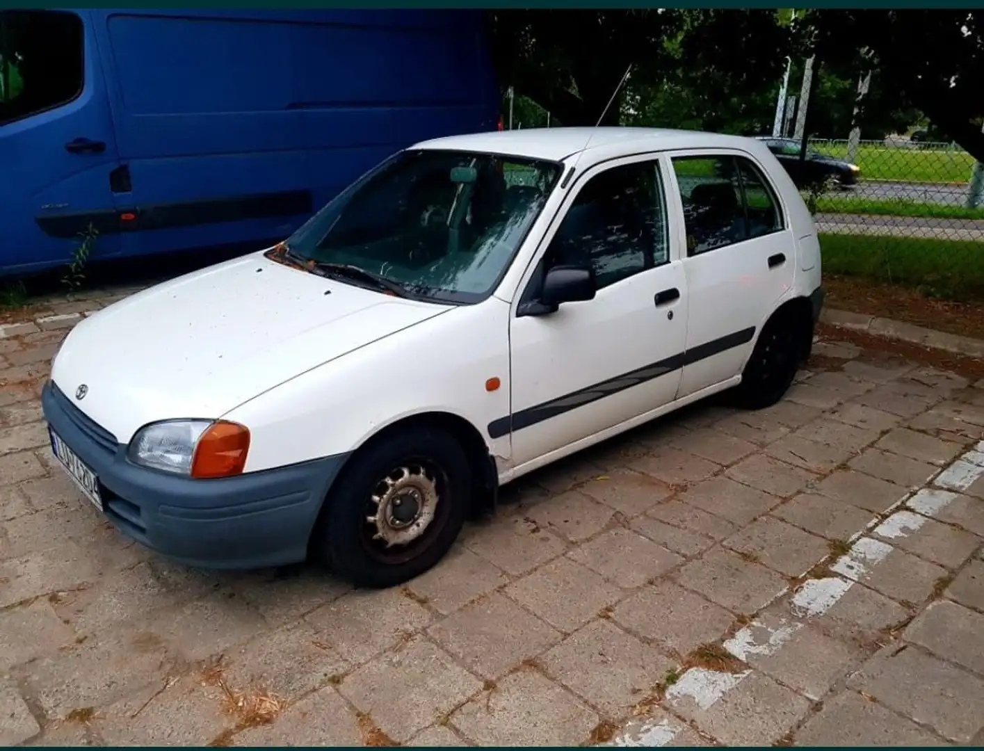 Toyota Starlet 1.3 XLi 5 Türig Weiß - 2