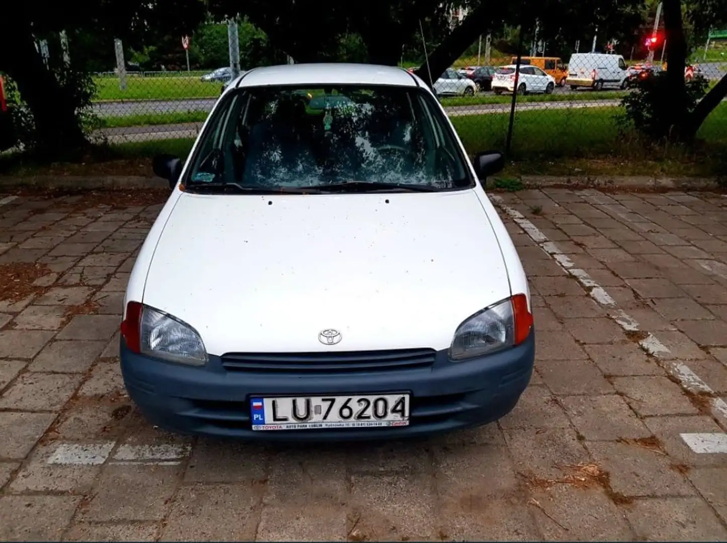 Toyota Starlet 1.3 XLi 5 Türig Weiß - 1