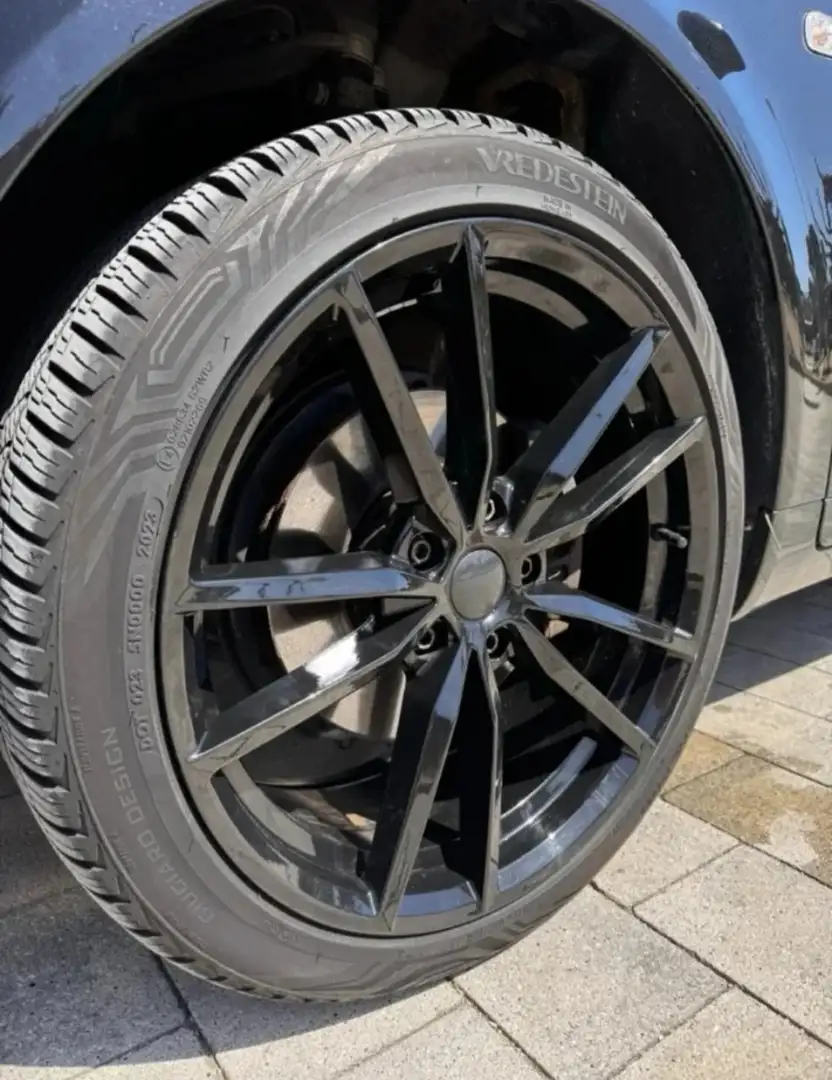 Audi A4 - 1
