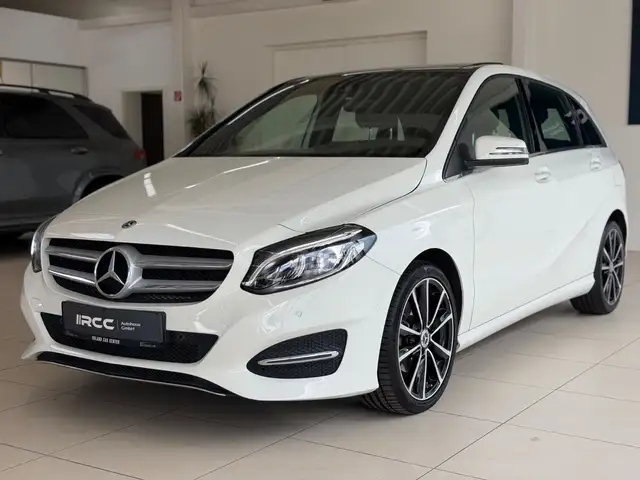 Mercedes-Benz B 180 Urban Style Edition Pano