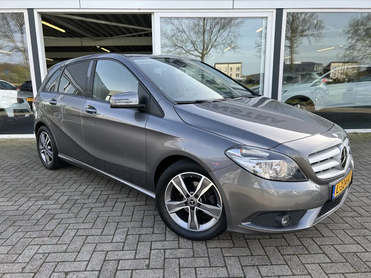 Mercedes-Benz B 180 CDI Ambition 50% deal 6475,- ACTIE Automaat / PDC siva - 1