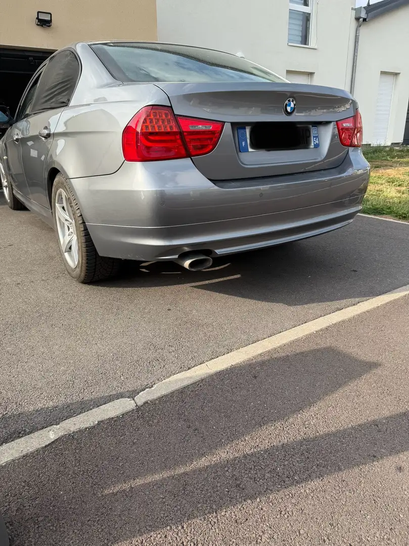 BMW 318 318d 143 ch Confort A Gris - 2