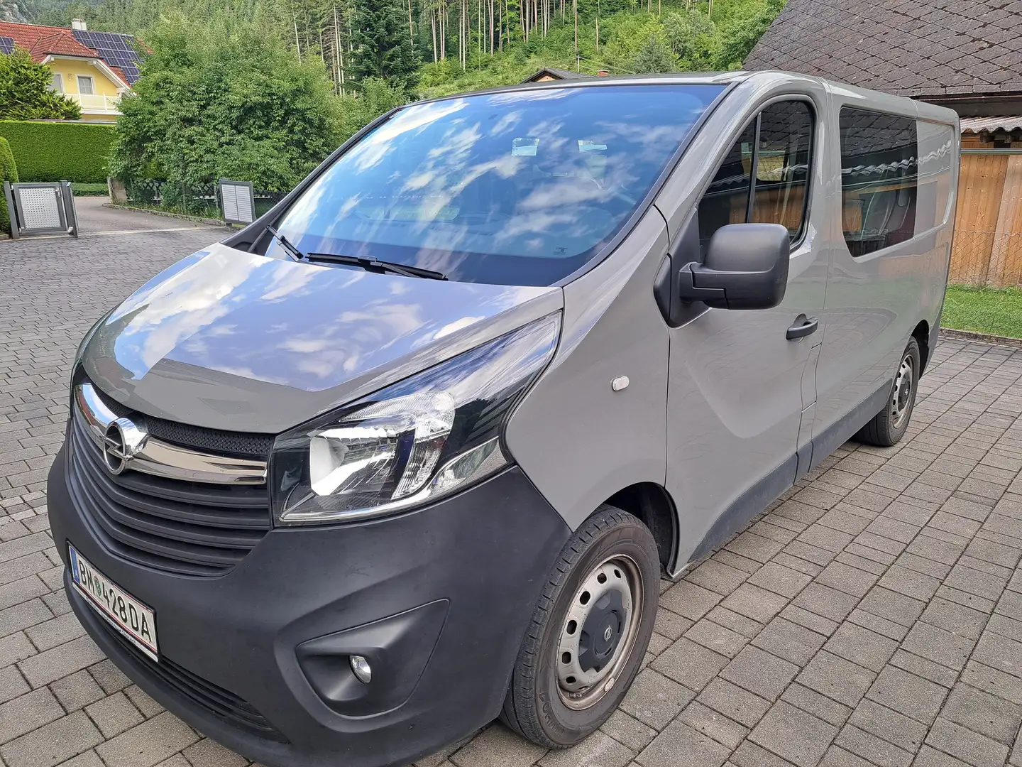 Opel Vivaro 1,6, Ecoflex,Doka,2,7t,L1H1 Grau - 1
